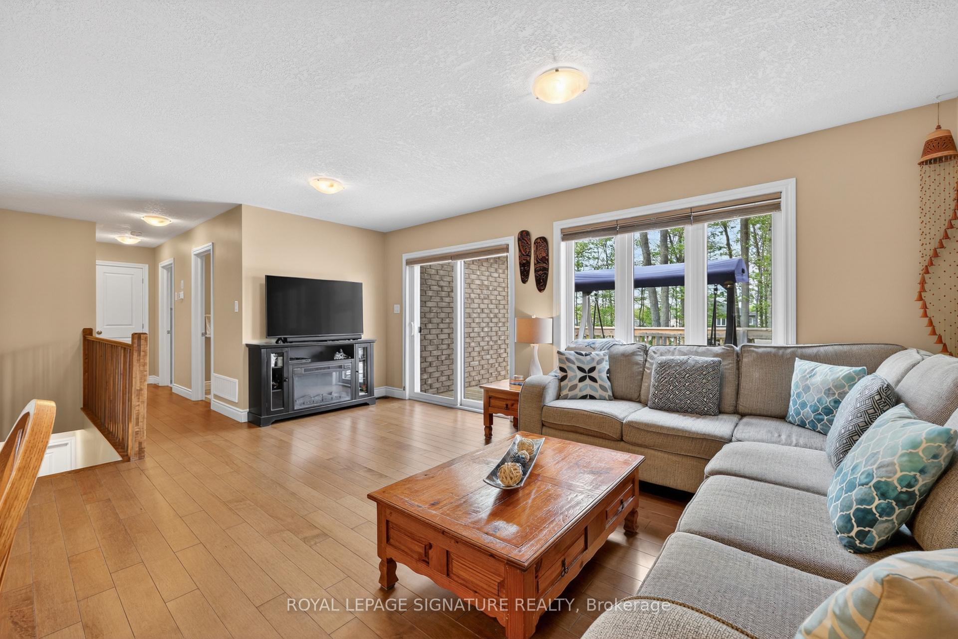 Photo 19 of 22 Hunter Avenue, Tay, Victoria Harbour — HOMEH