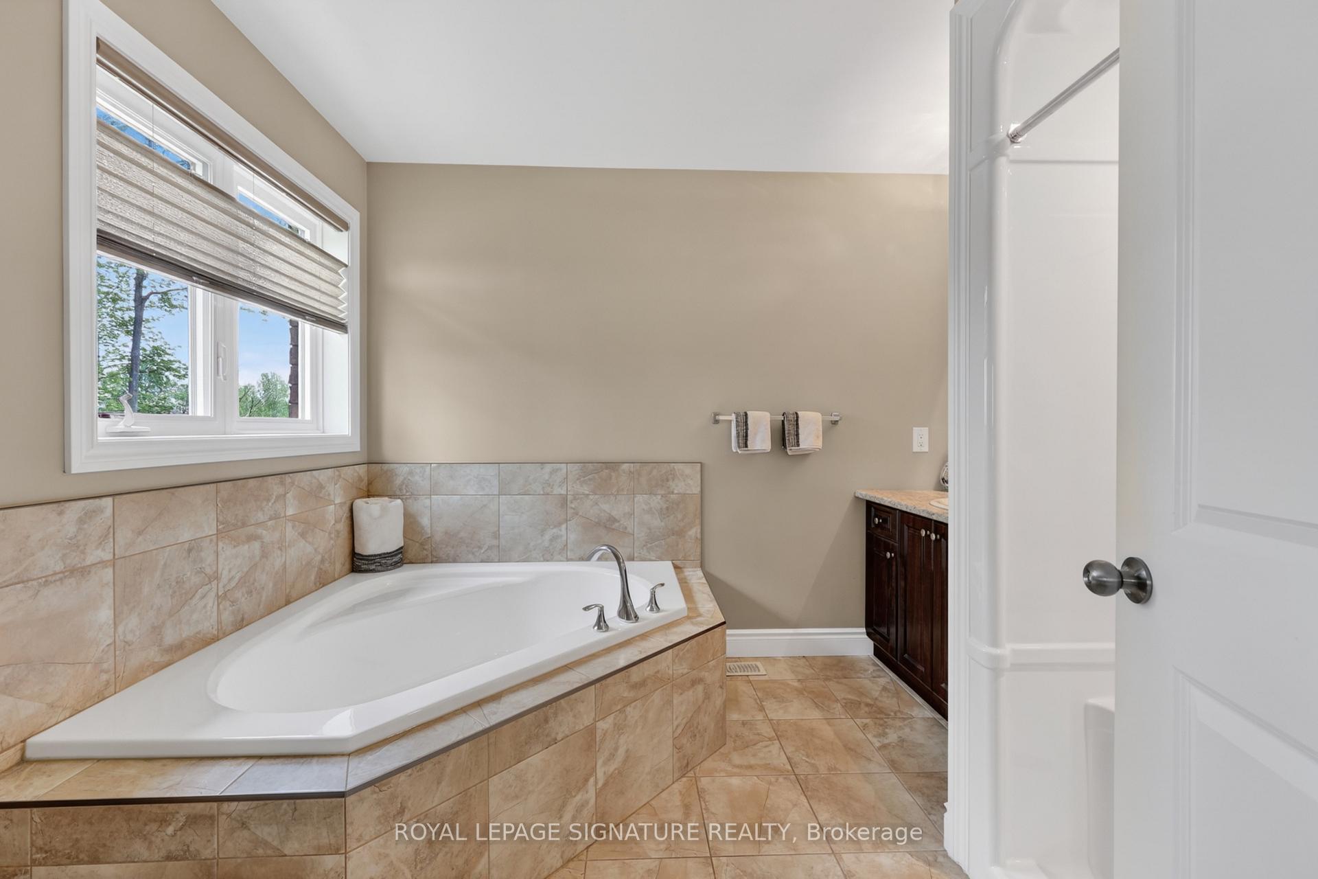 Photo 21 of 22 Hunter Avenue, Tay, Victoria Harbour — HOMEH