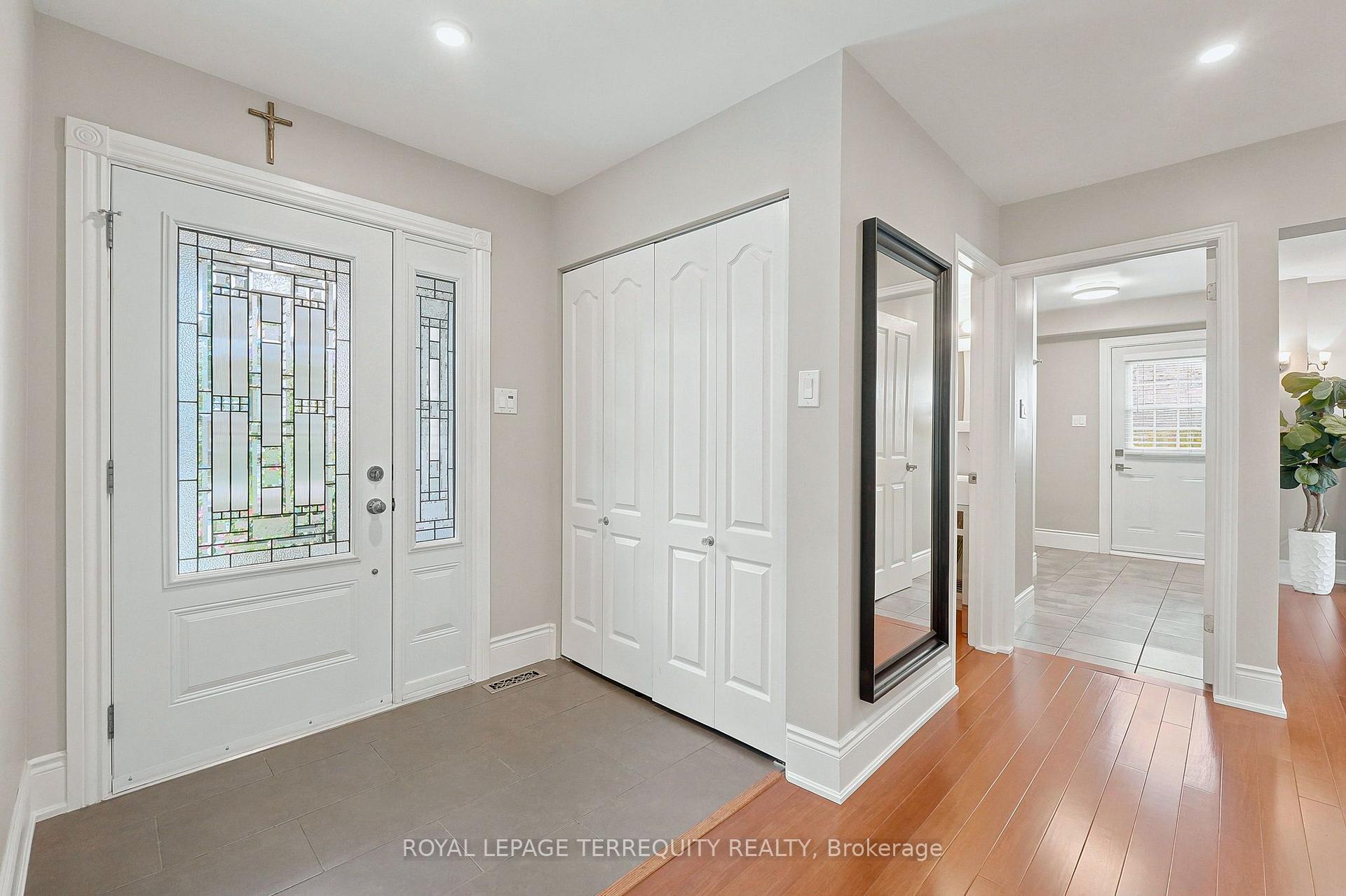 Photo 4 of 2656 Spruce Needle Drive, Mississauga, Erin Mills — HOMEH