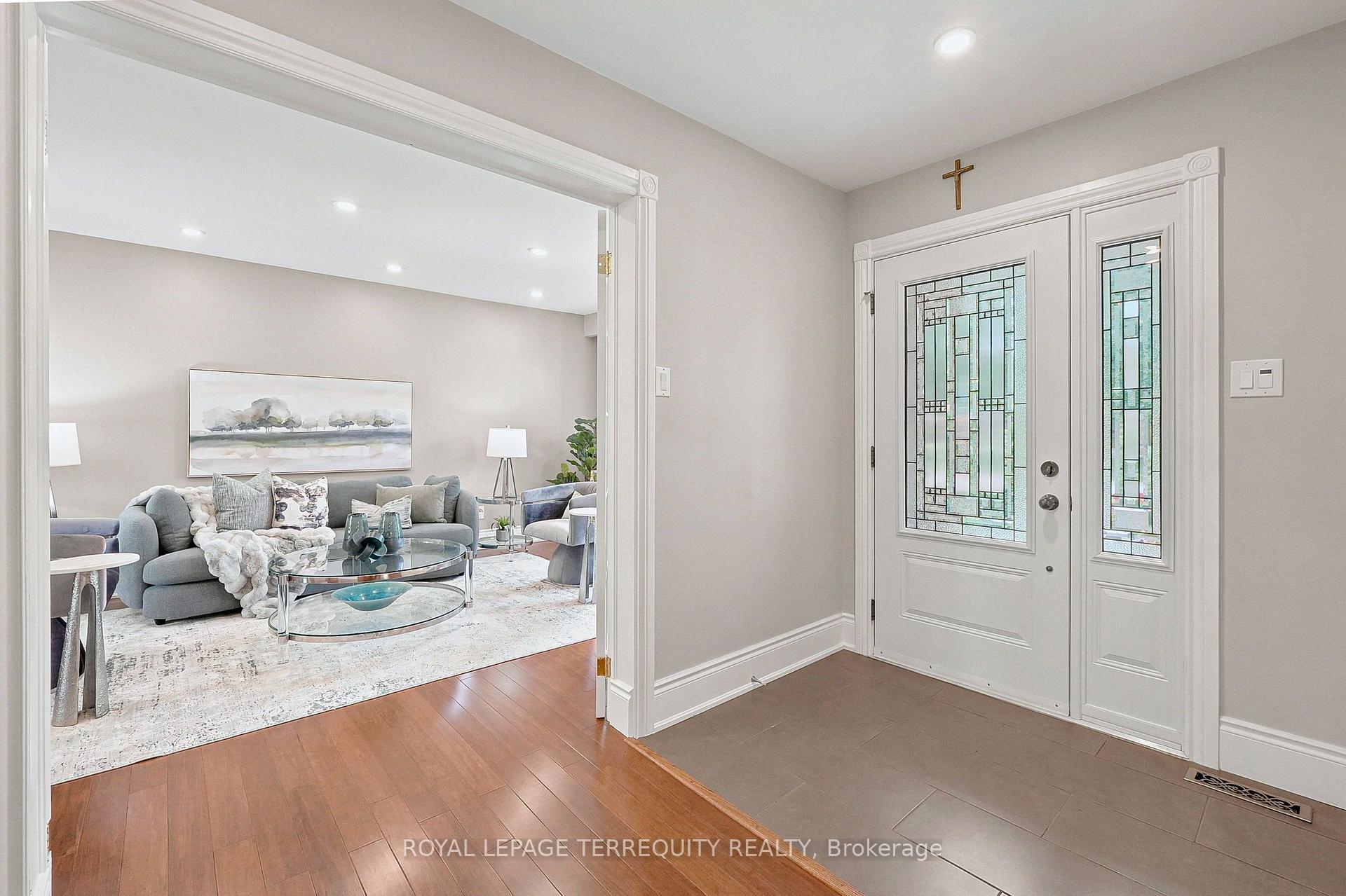 Photo 5 of 2656 Spruce Needle Drive, Mississauga, Erin Mills — HOMEH