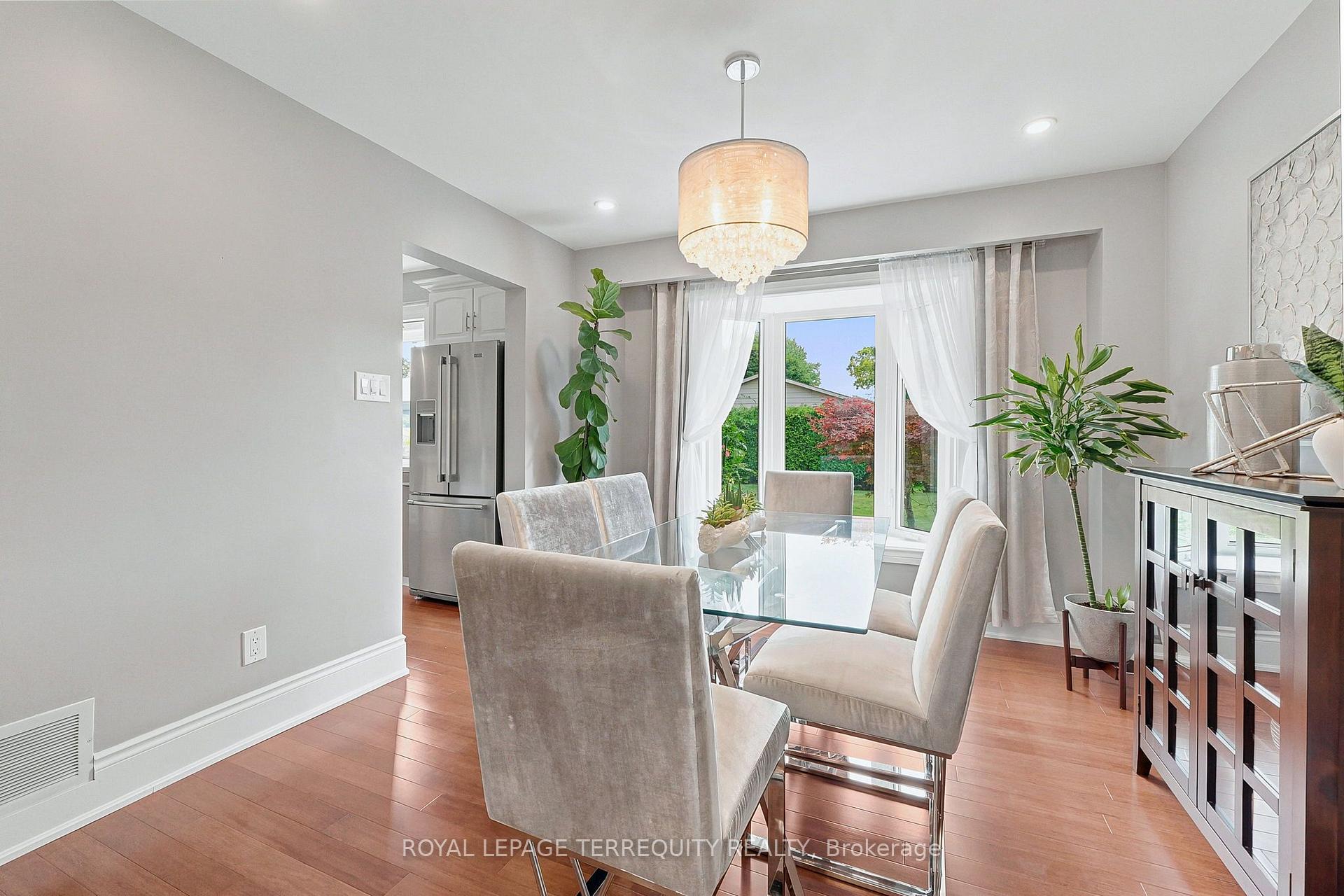 Photo 8 of 2656 Spruce Needle Drive, Mississauga, Erin Mills — HOMEH