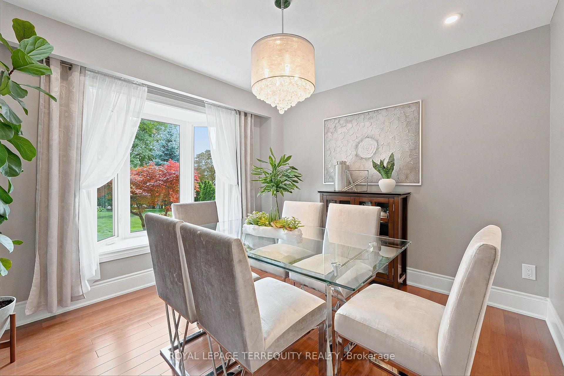 Photo 9 of 2656 Spruce Needle Drive, Mississauga, Erin Mills — HOMEH