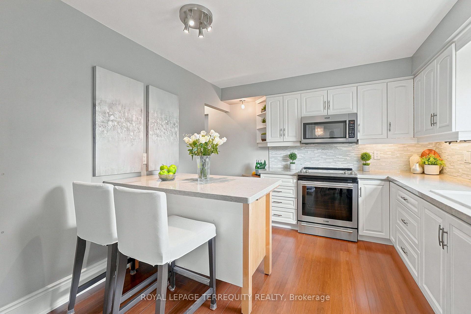 Photo 12 of 2656 Spruce Needle Drive, Mississauga, Erin Mills — HOMEH