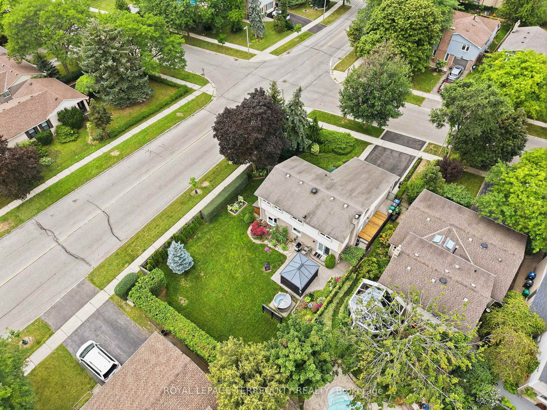 Photo 48 of 2656 Spruce Needle Drive, Mississauga, Erin Mills — HOMEH