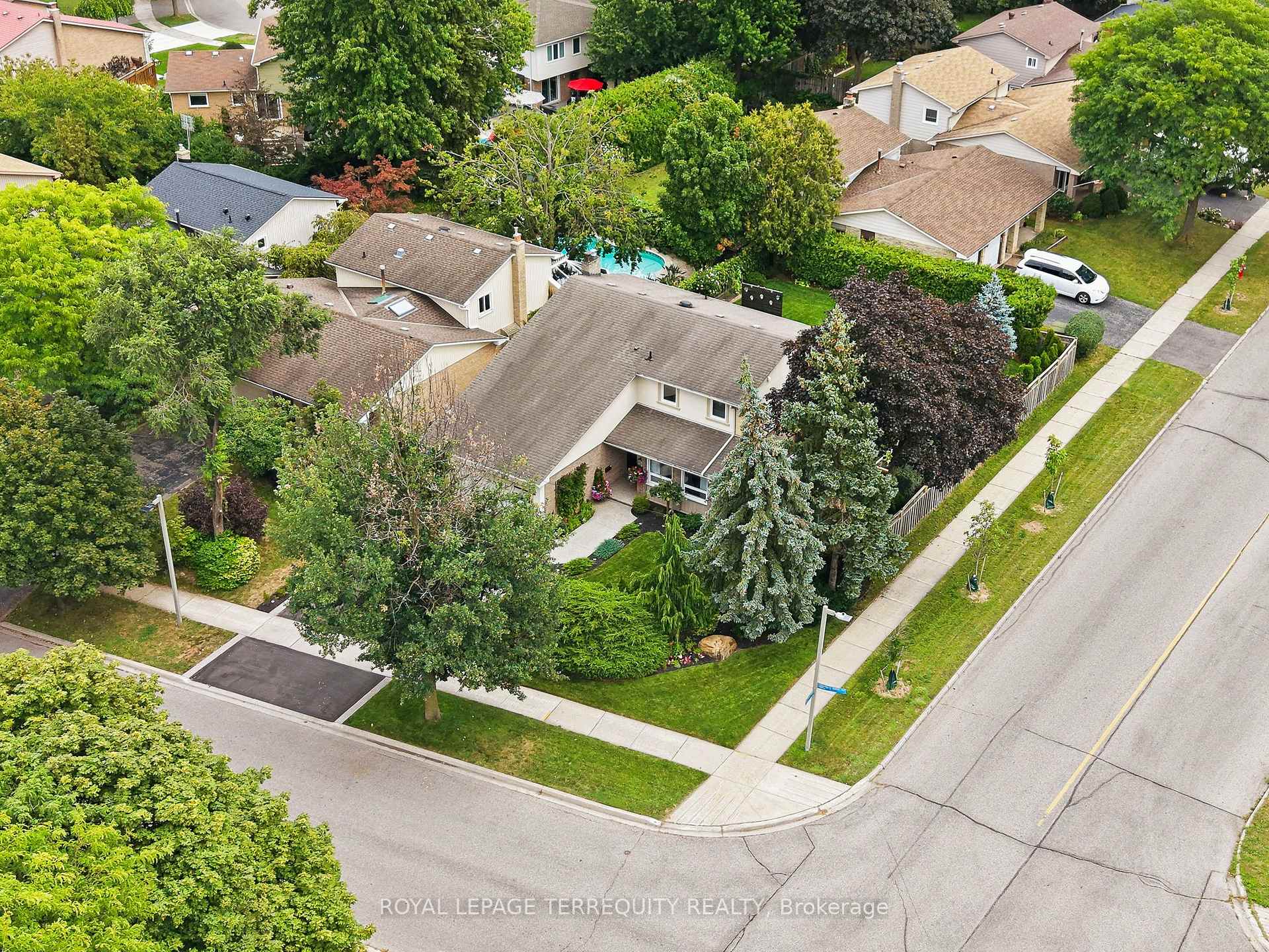 Photo 49 of 2656 Spruce Needle Drive, Mississauga, Erin Mills — HOMEH