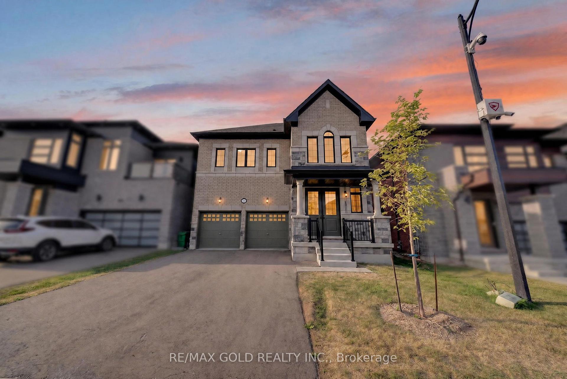 Photo 2 of 11 Keyworth Crescent, Brampton, Sandringham-Wellington North — HOMEH