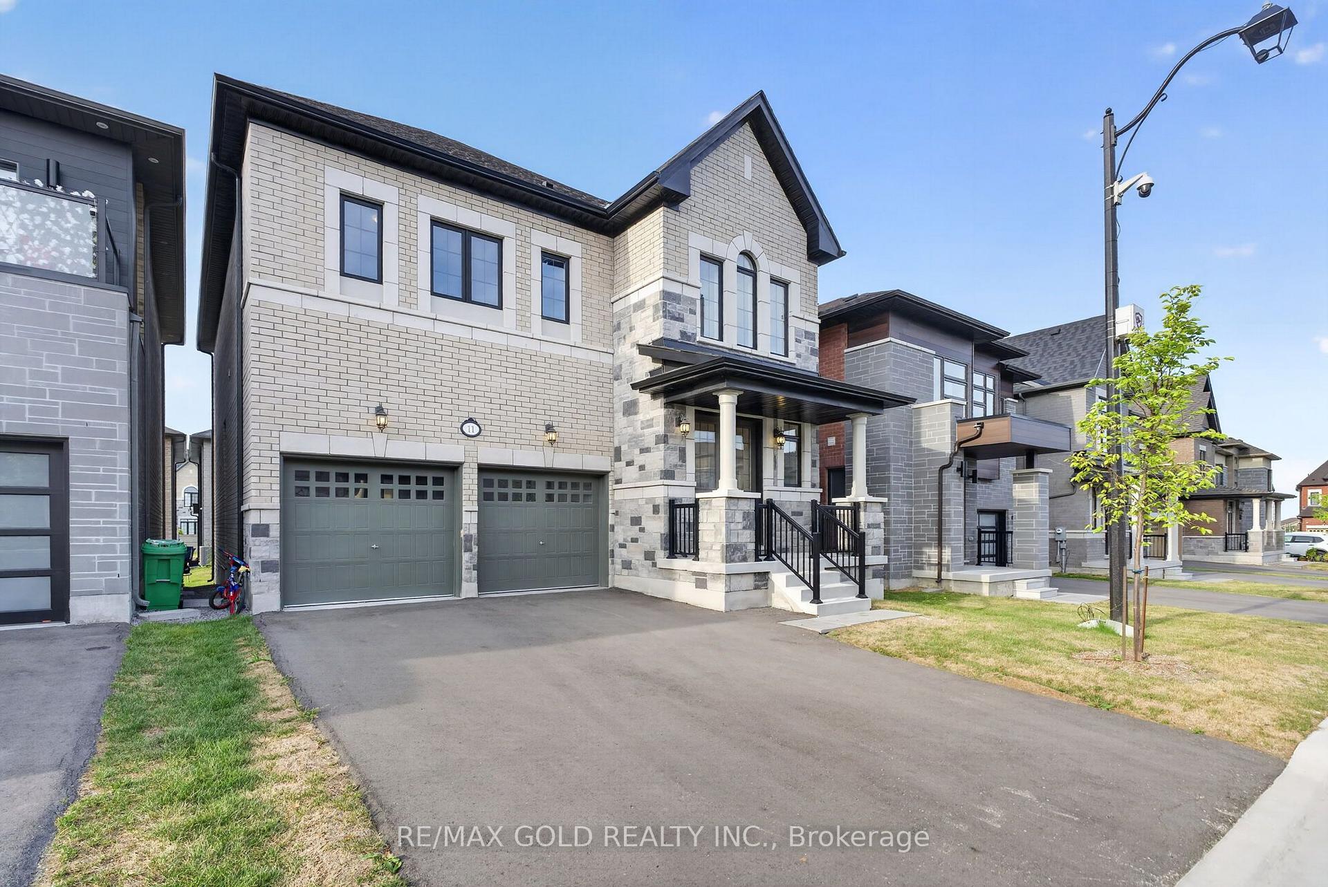 Photo 4 of 11 Keyworth Crescent, Brampton, Sandringham-Wellington North — HOMEH