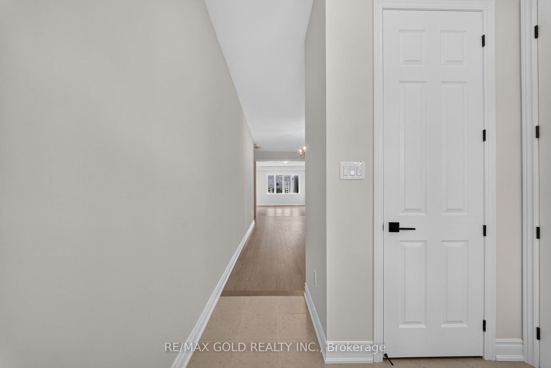 Photo 7 of 11 Keyworth Crescent, Brampton, Sandringham-Wellington North — HOMEH