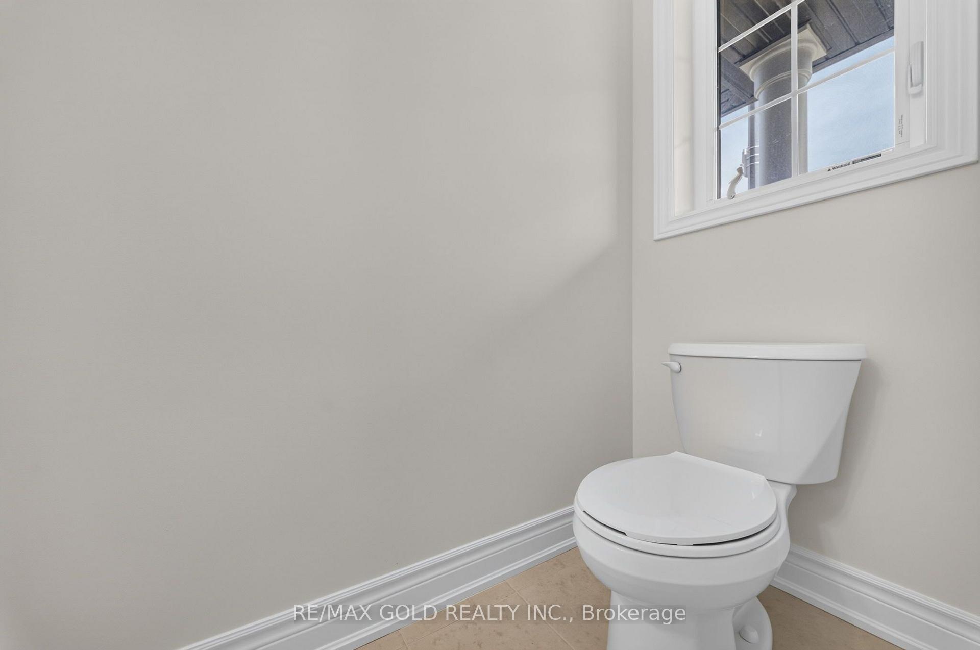 Photo 10 of 11 Keyworth Crescent, Brampton, Sandringham-Wellington North — HOMEH