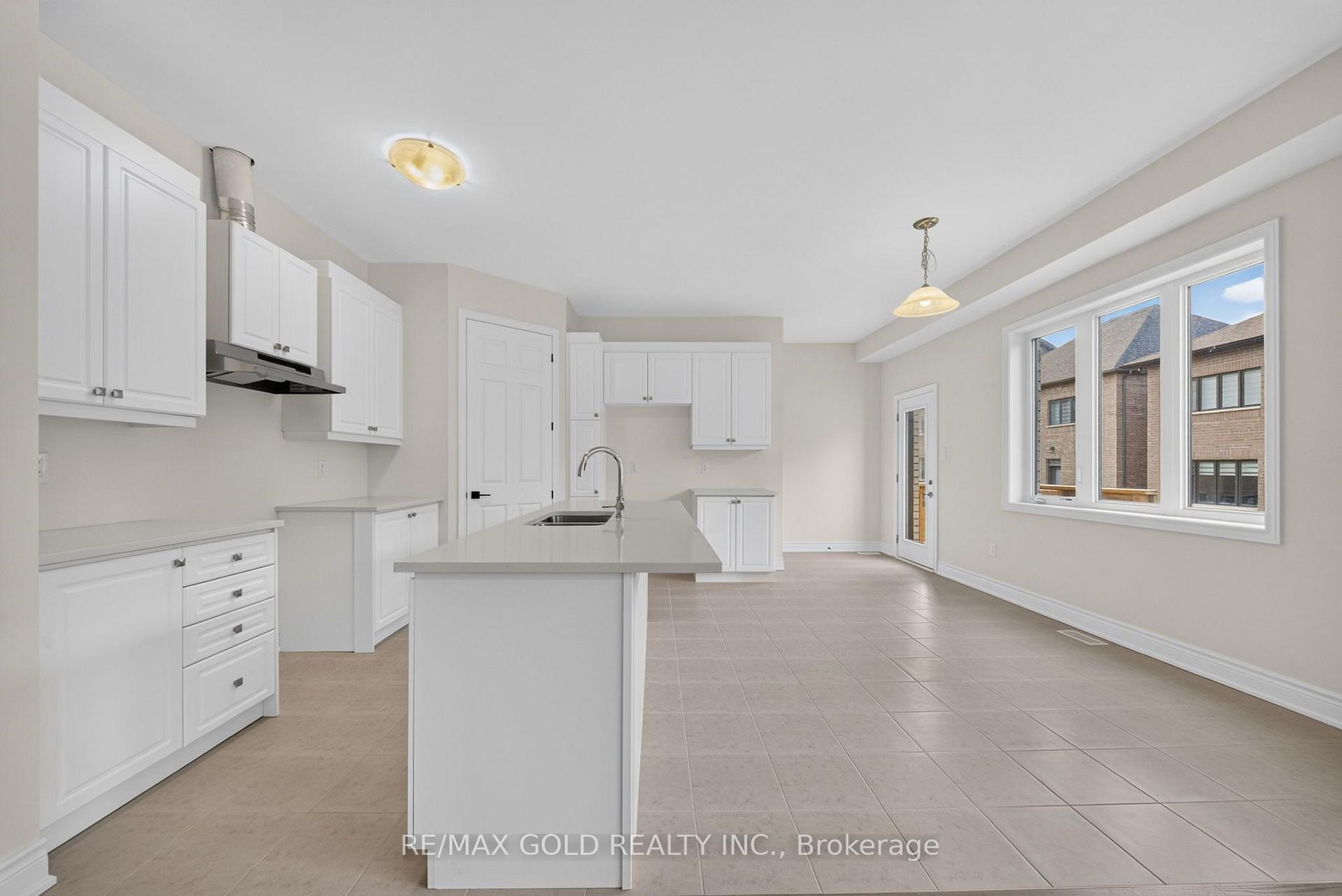 Photo 18 of 11 Keyworth Crescent, Brampton, Sandringham-Wellington North — HOMEH