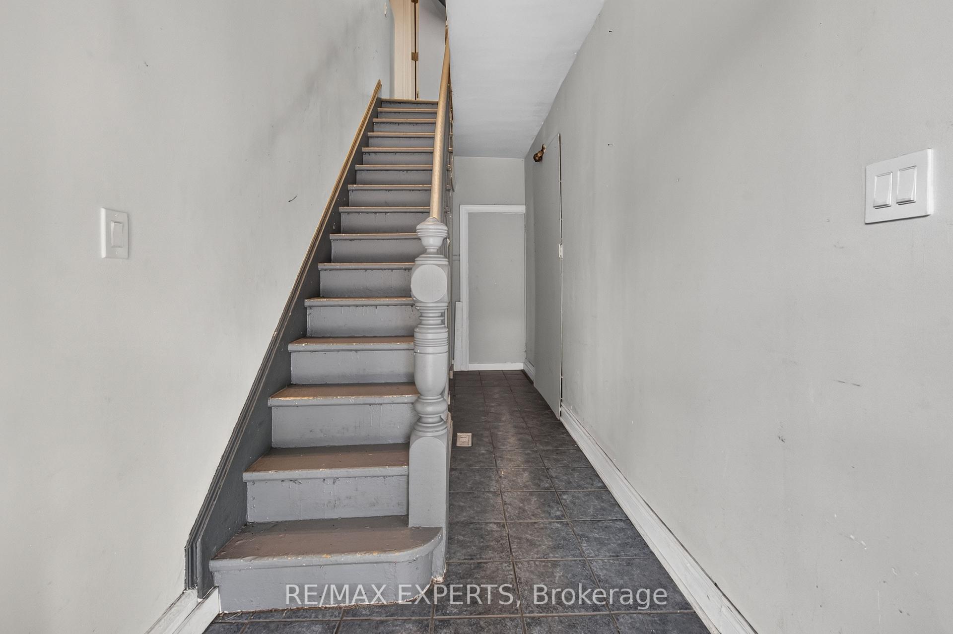 Photo 4 of 99 Leeming Street, Hamilton, Landsdale — HOMEH