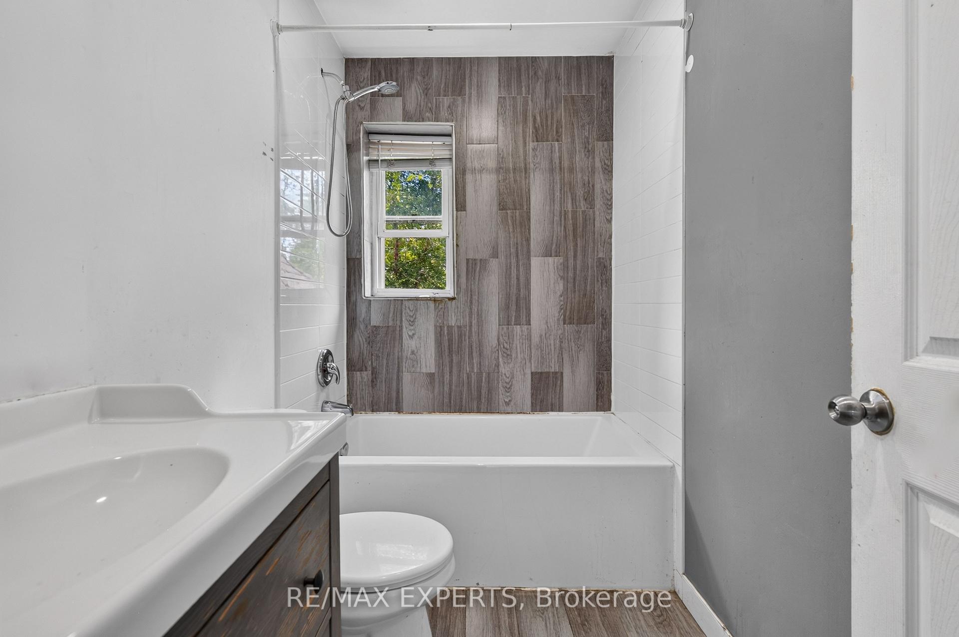 Photo 36 of 99 Leeming Street, Hamilton, Landsdale — HOMEH