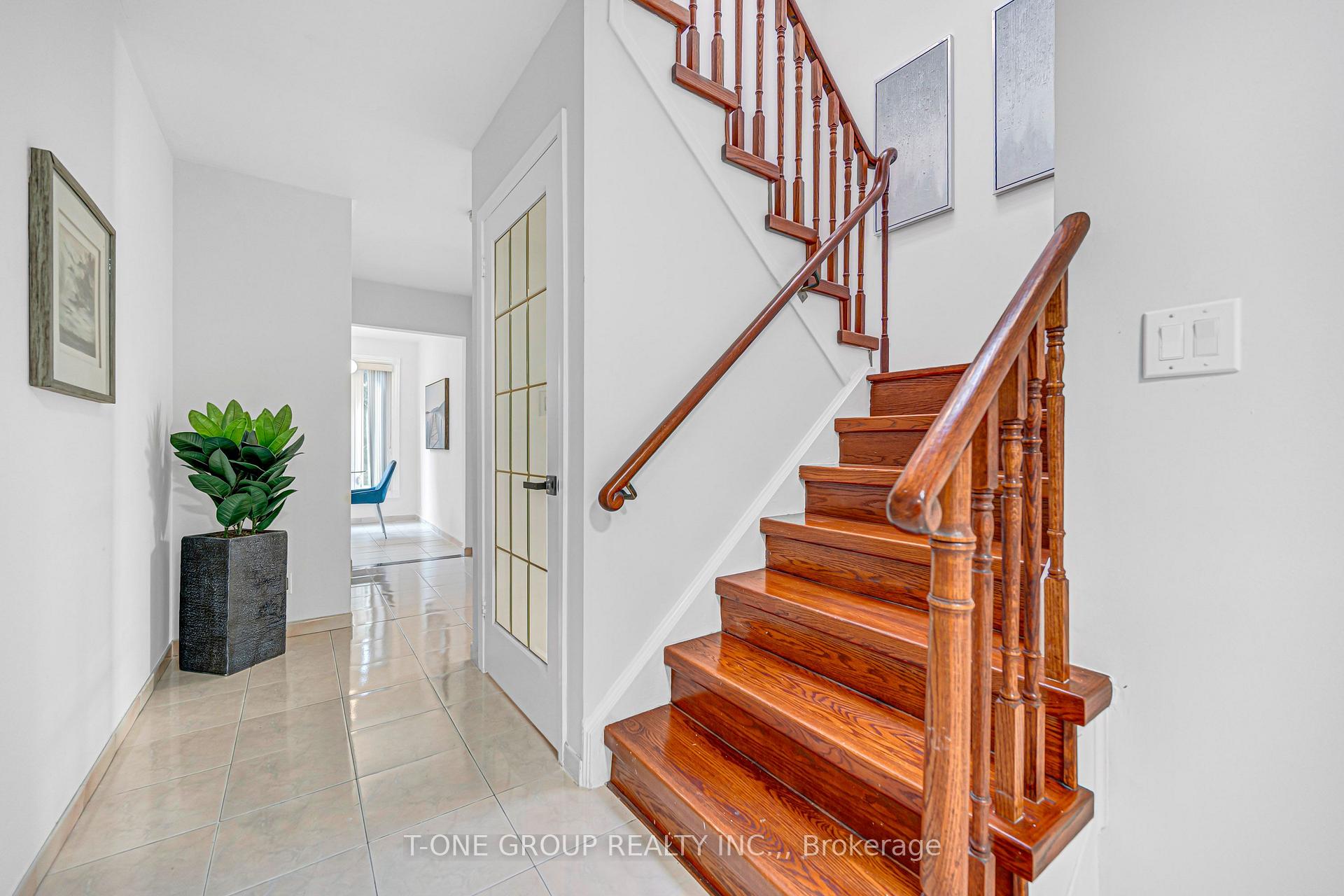 Photo 22 of 63 Hobart Drive, North York, Don Valley Village — HOMEH