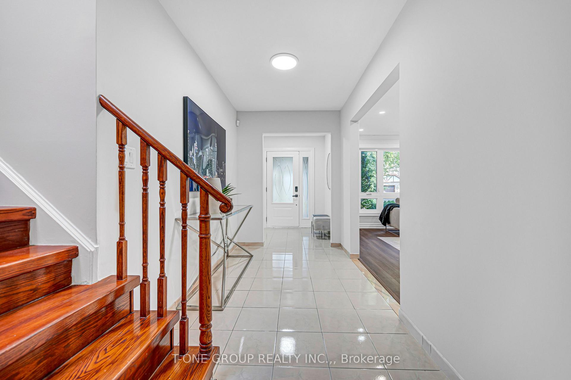 Photo 23 of 63 Hobart Drive, North York, Don Valley Village — HOMEH