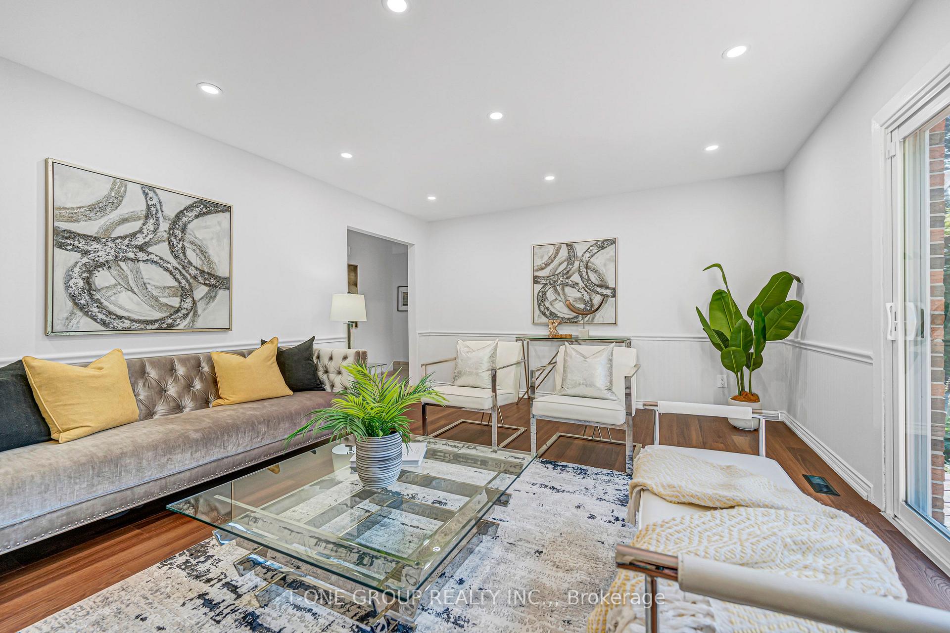 Photo 27 of 63 Hobart Drive, North York, Don Valley Village — HOMEH