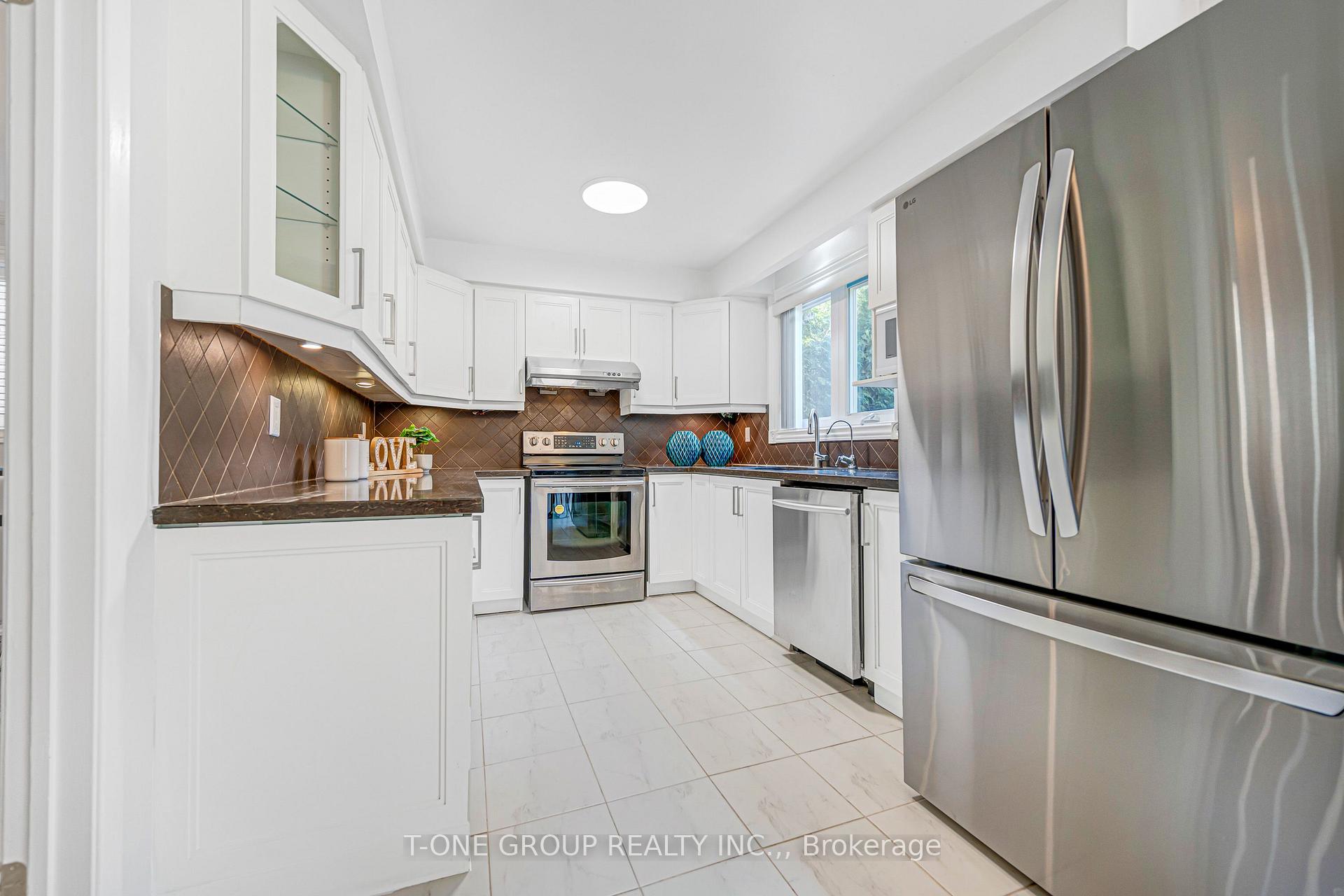 Photo 30 of 63 Hobart Drive, North York, Don Valley Village — HOMEH