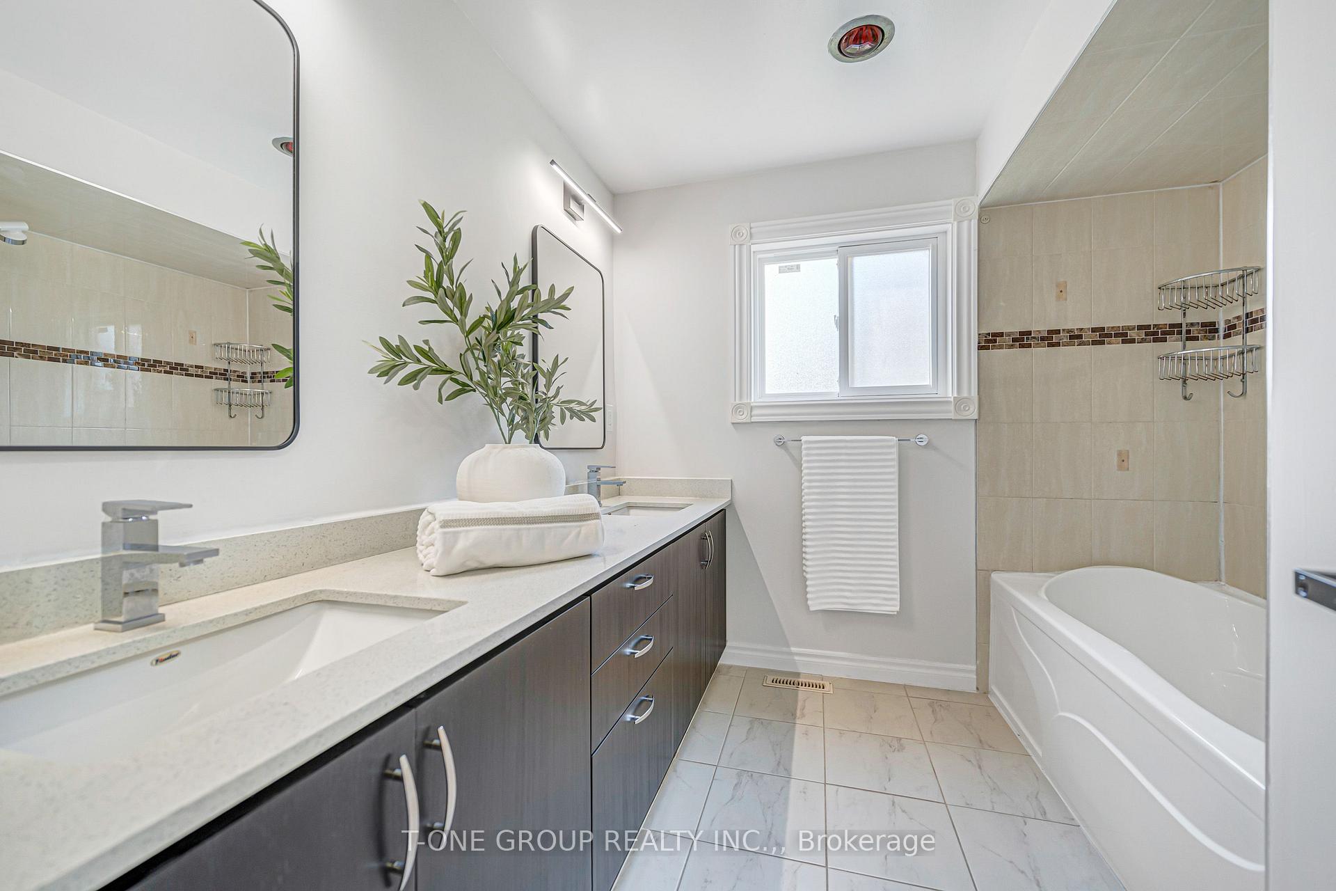 Photo 39 of 63 Hobart Drive, North York, Don Valley Village — HOMEH