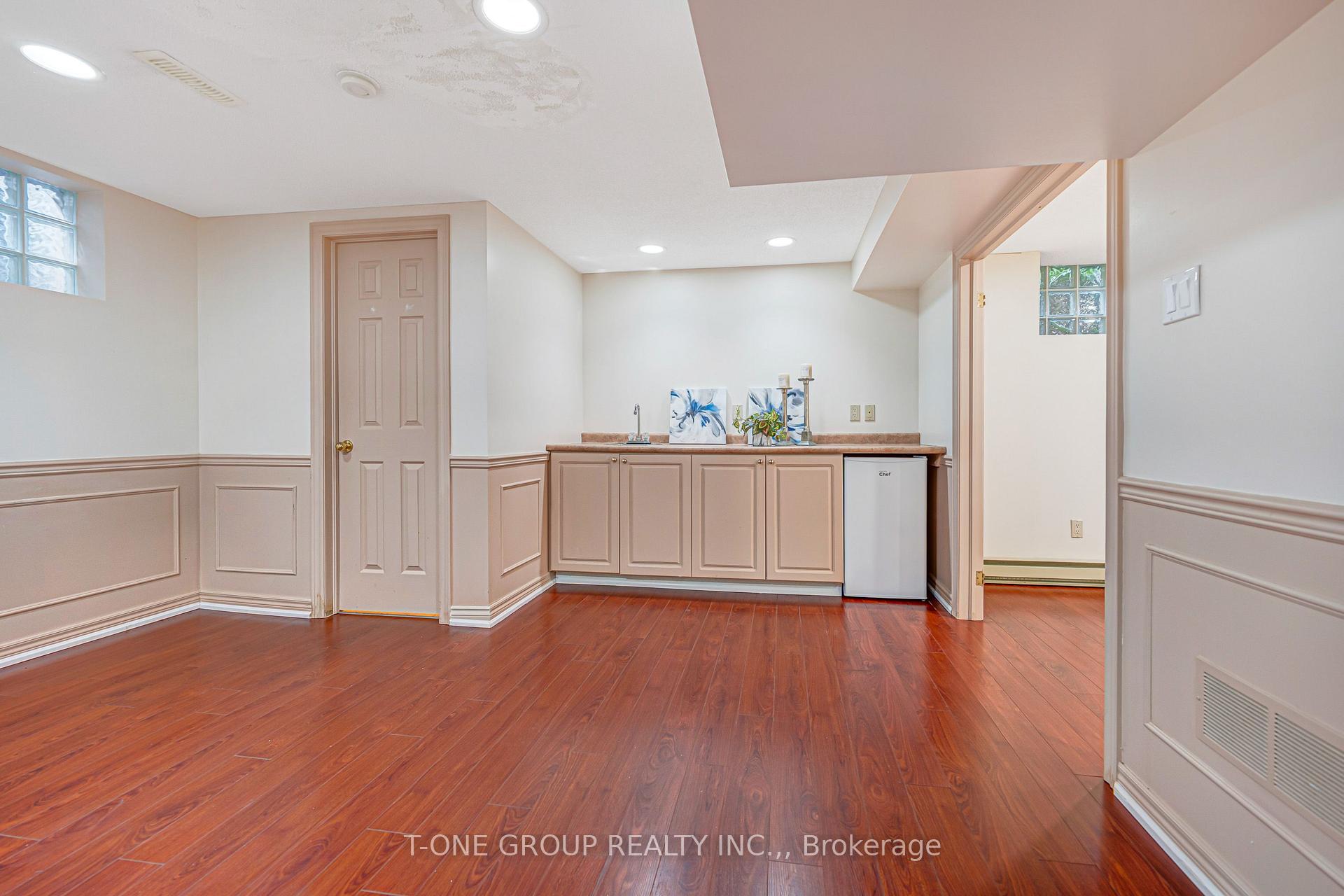 Photo 52 of 63 Hobart Drive, North York, Don Valley Village — HOMEH