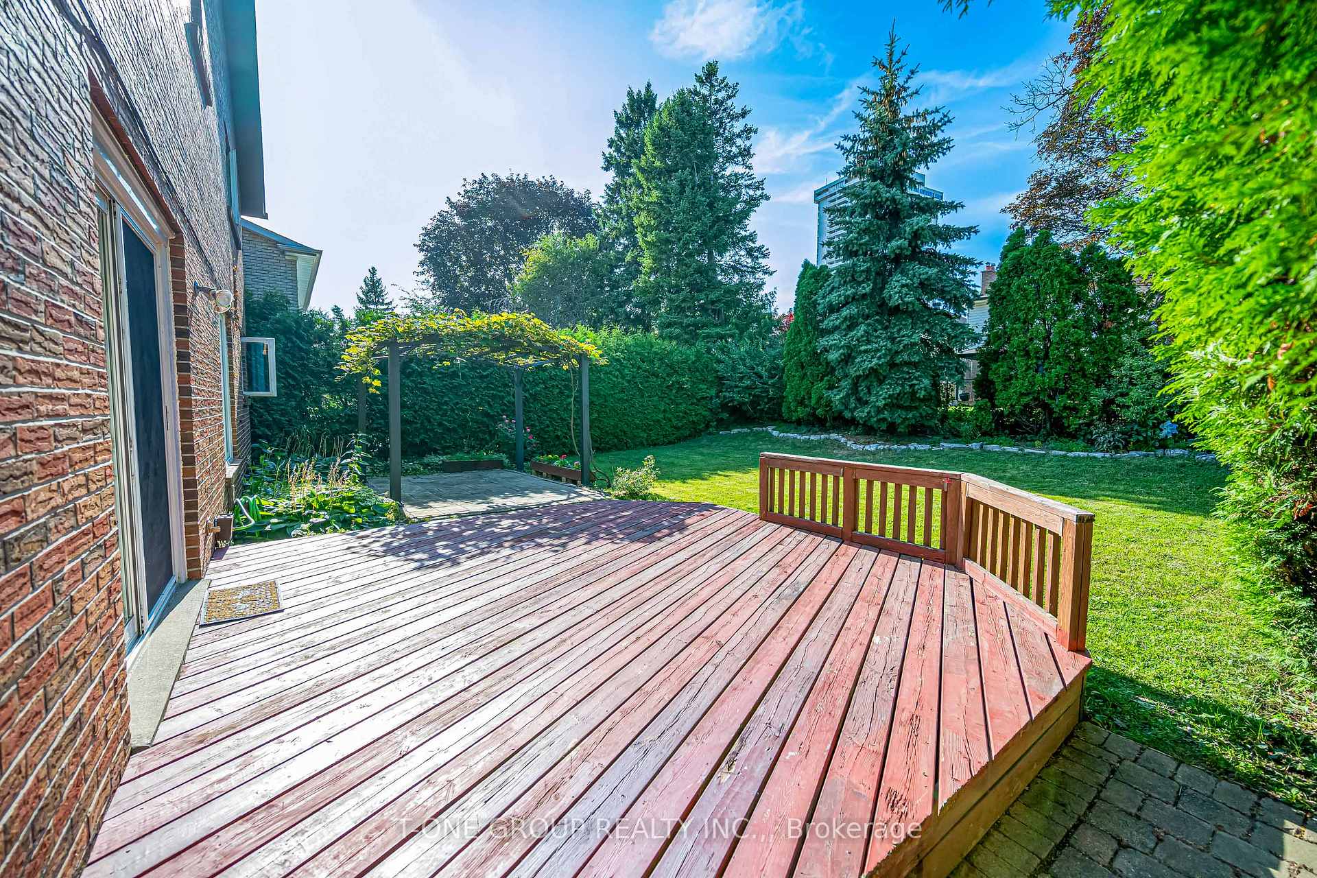 Photo 55 of 63 Hobart Drive, North York, Don Valley Village — HOMEH