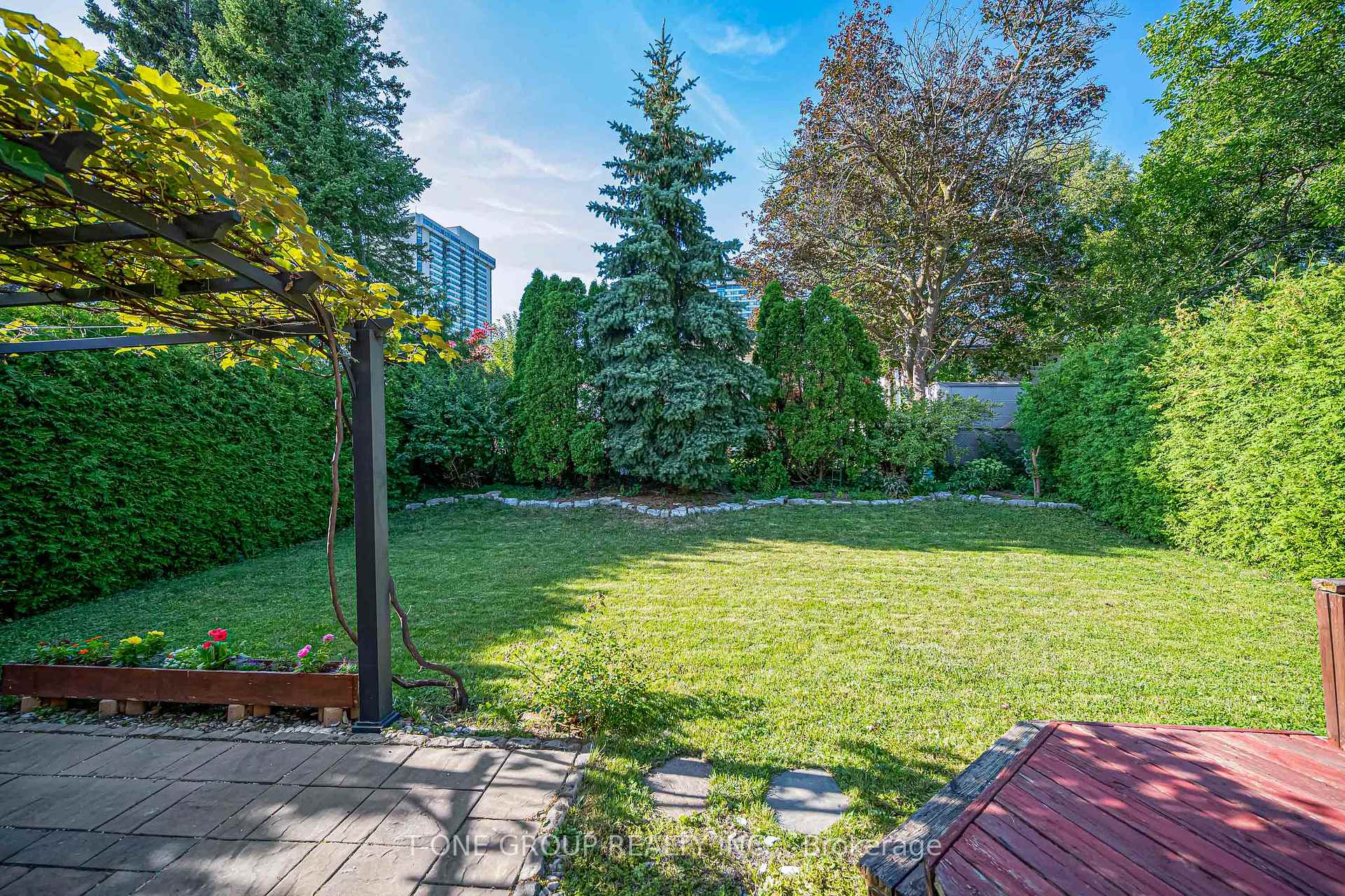 Photo 59 of 63 Hobart Drive, North York, Don Valley Village — HOMEH