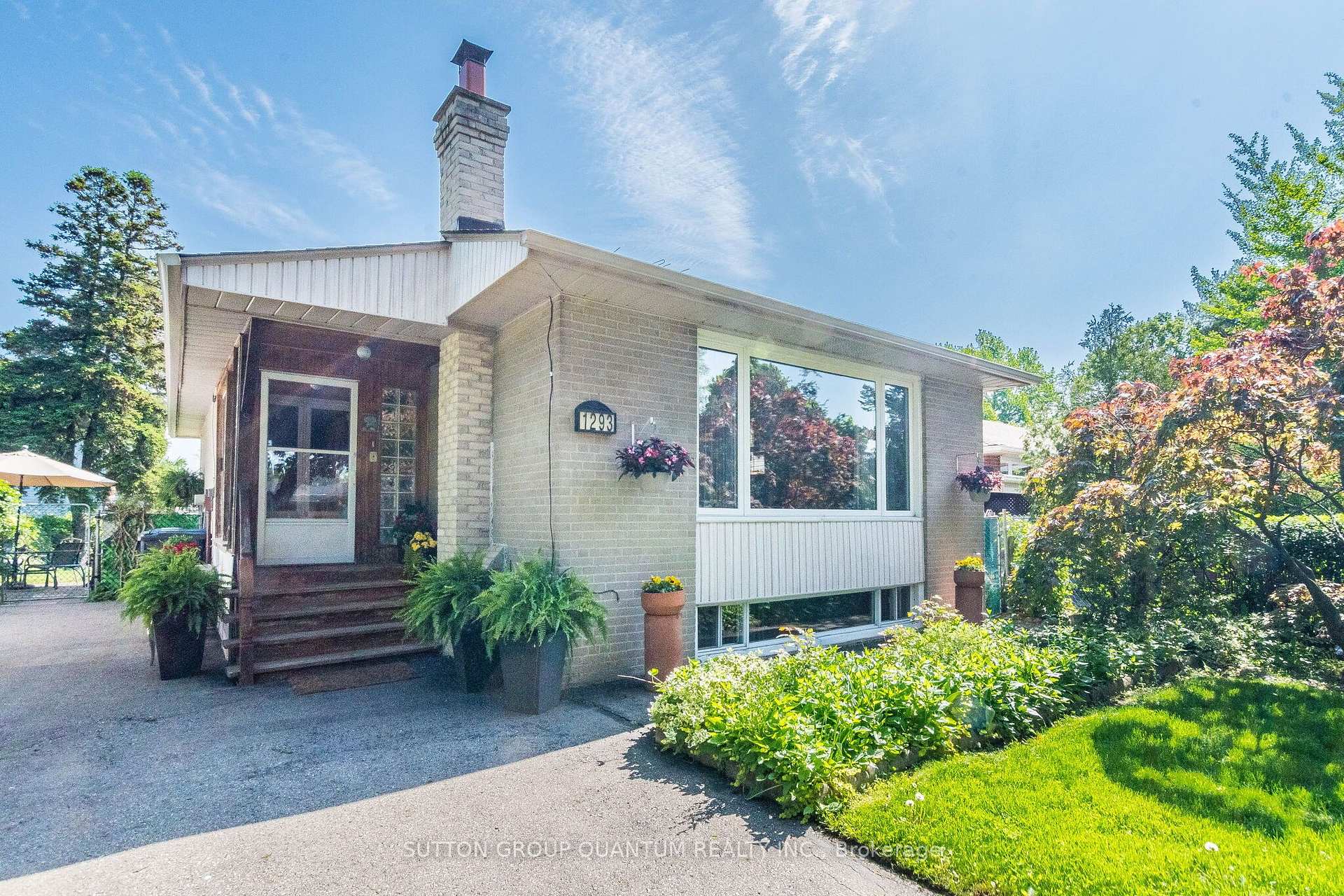 Photo 3 of 1293 Daimler Road, Mississauga, Clarkson — HOMEH