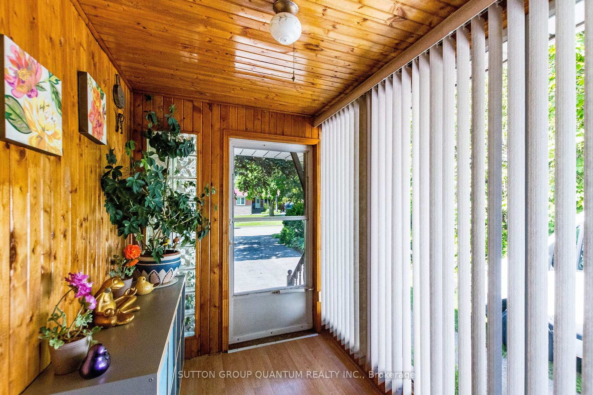 Photo 6 of 1293 Daimler Road, Mississauga, Clarkson — HOMEH