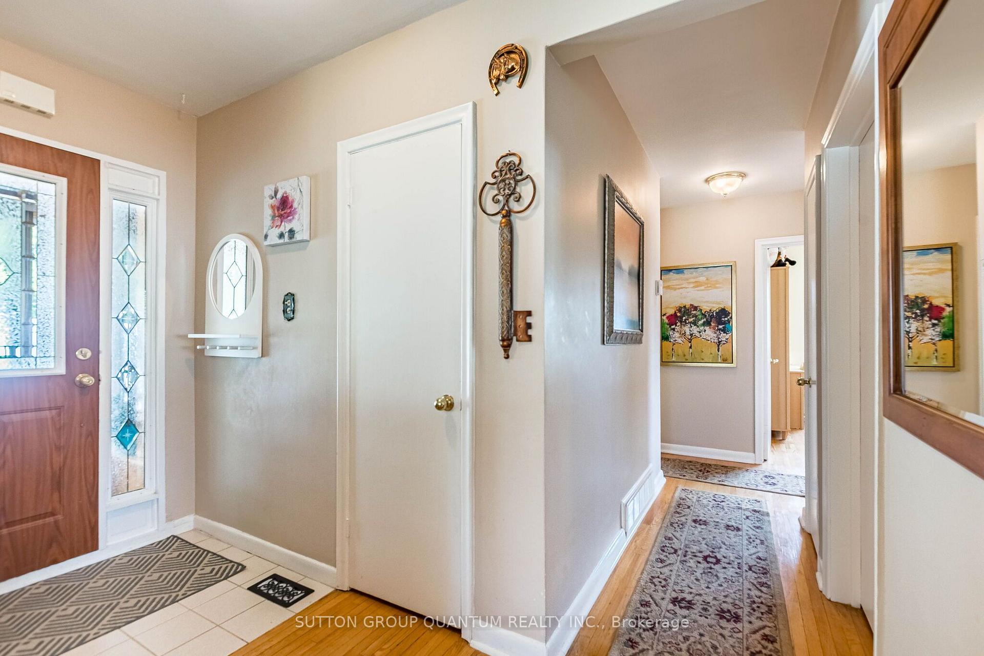 Photo 8 of 1293 Daimler Road, Mississauga, Clarkson — HOMEH