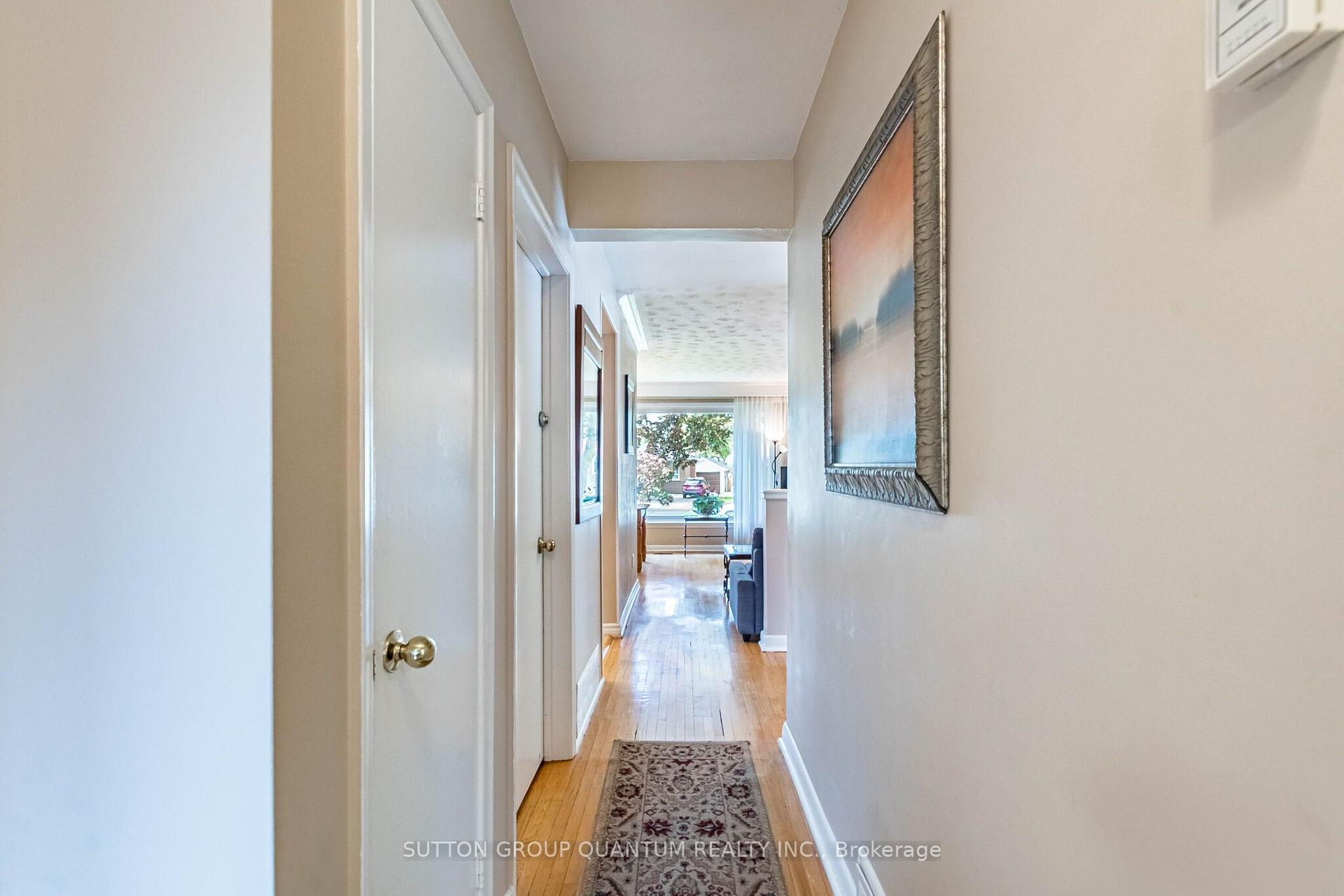 Photo 9 of 1293 Daimler Road, Mississauga, Clarkson — HOMEH