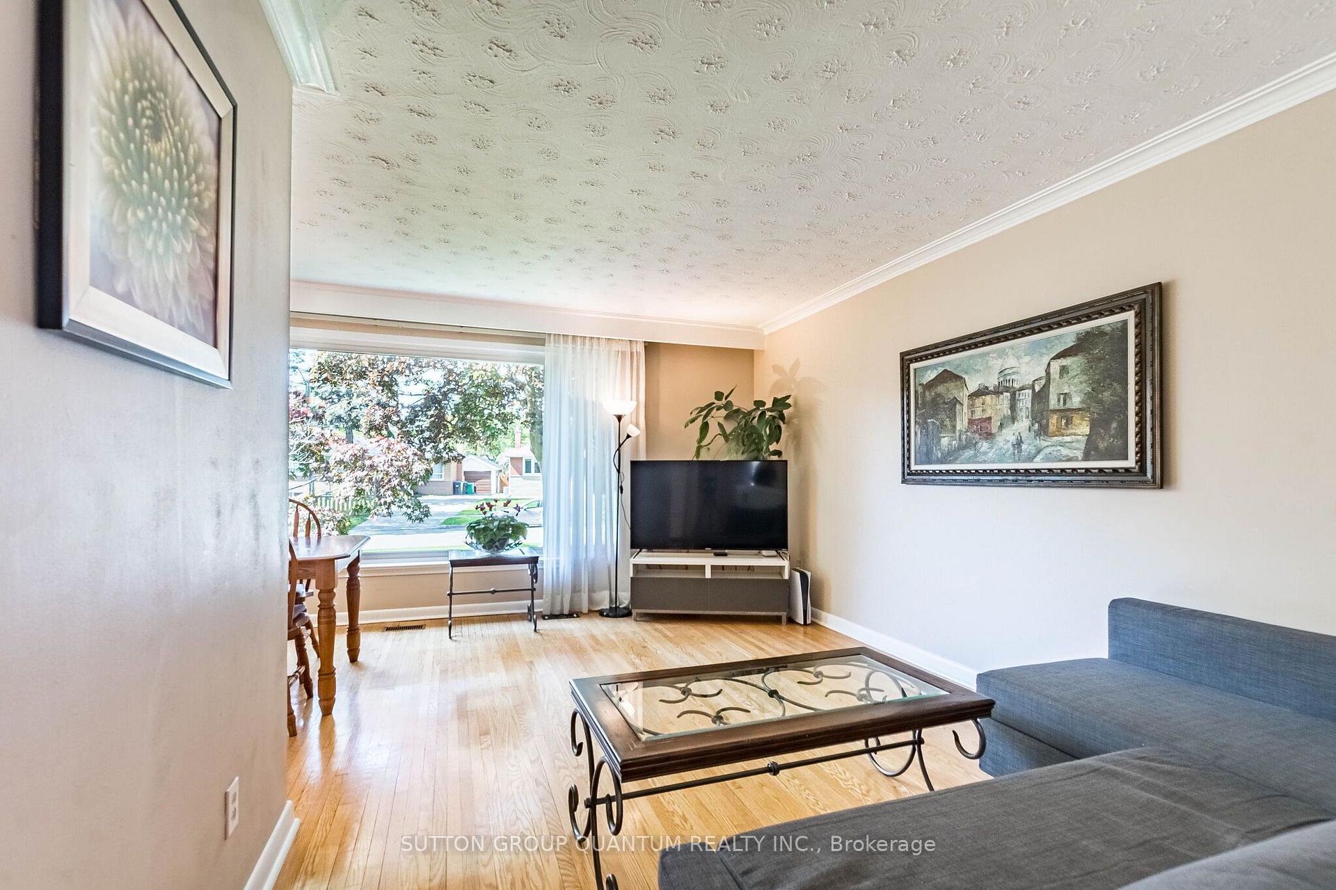 Photo 10 of 1293 Daimler Road, Mississauga, Clarkson — HOMEH