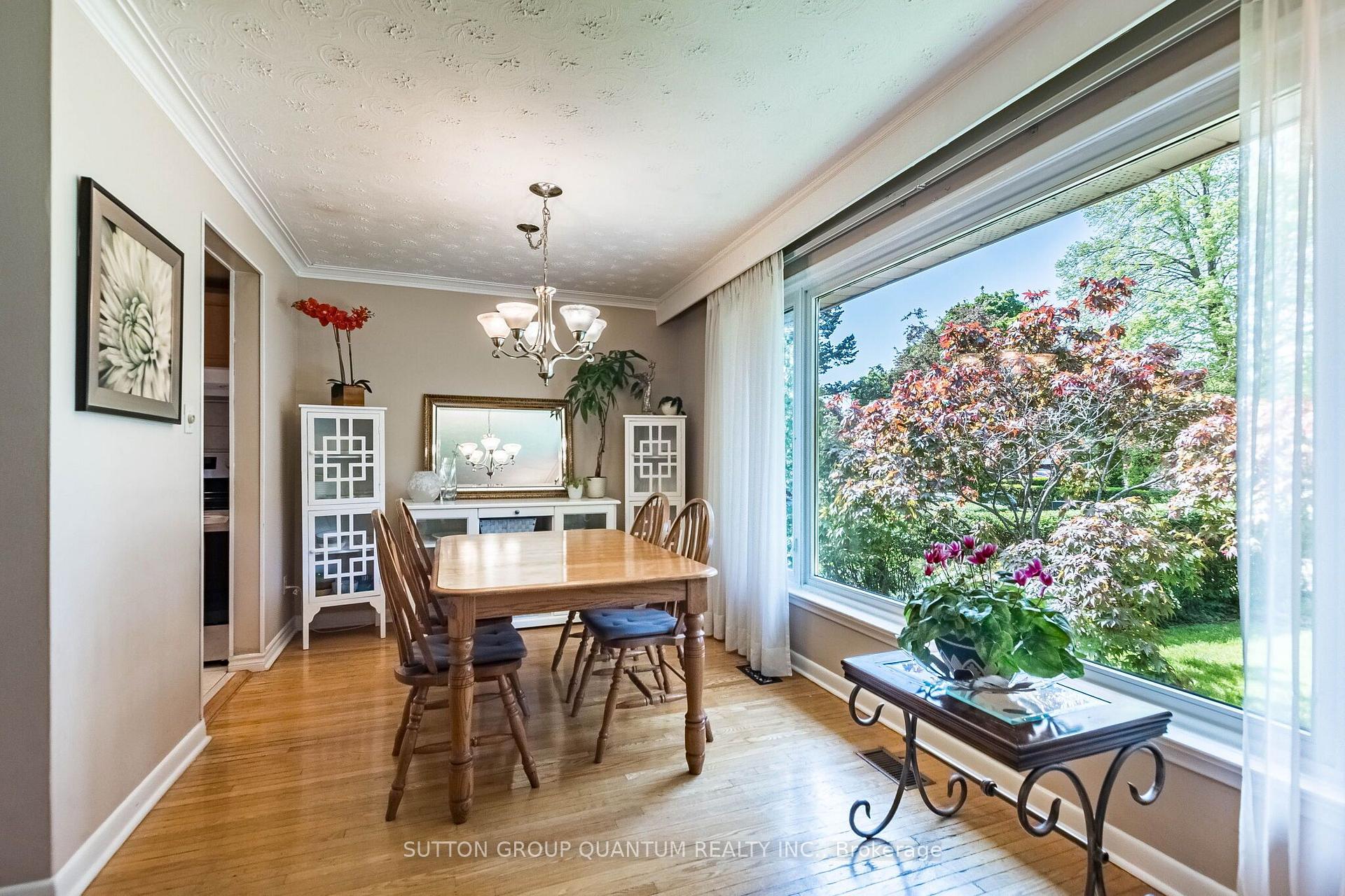 Photo 13 of 1293 Daimler Road, Mississauga, Clarkson — HOMEH