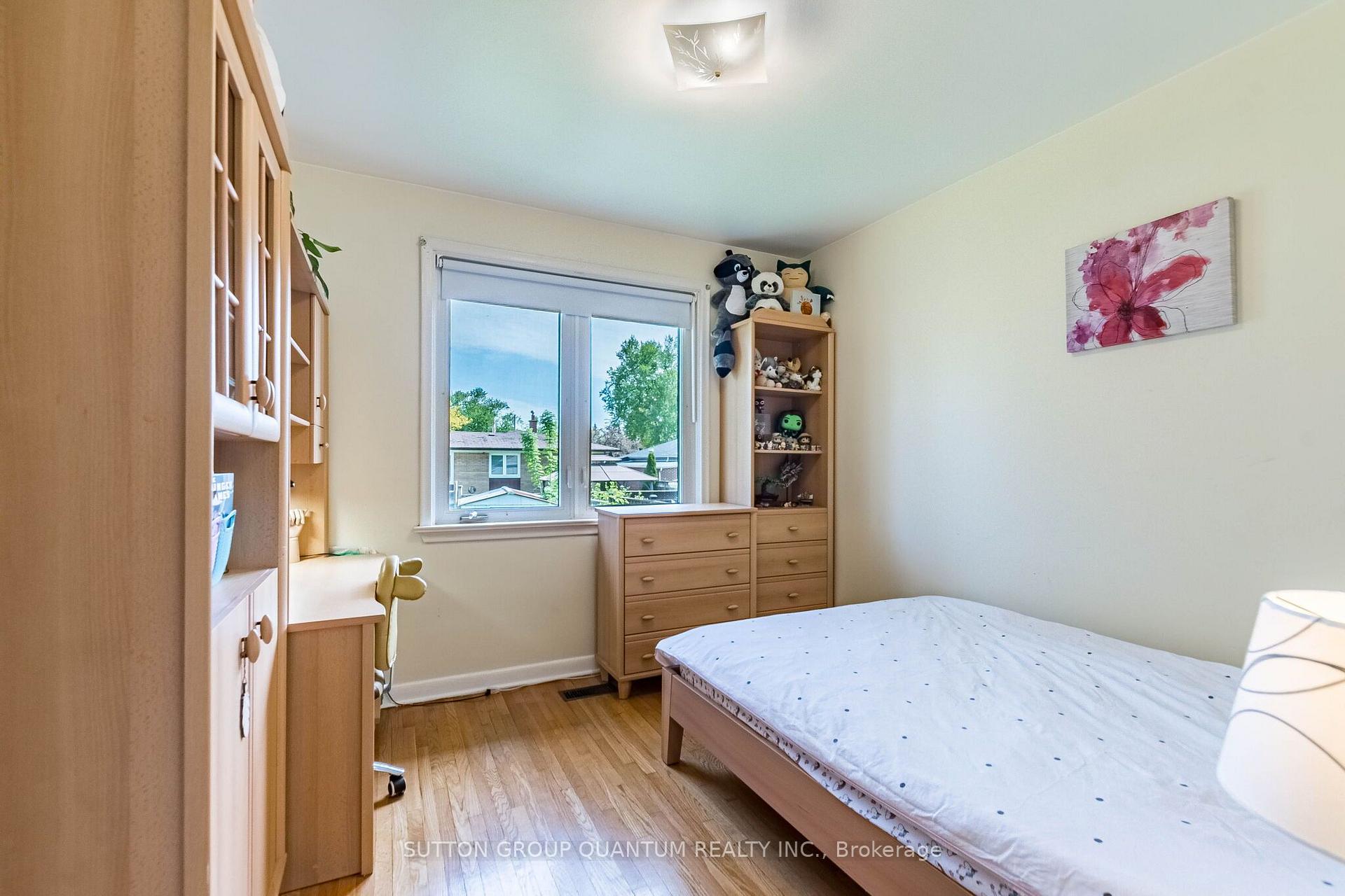 Photo 18 of 1293 Daimler Road, Mississauga, Clarkson — HOMEH