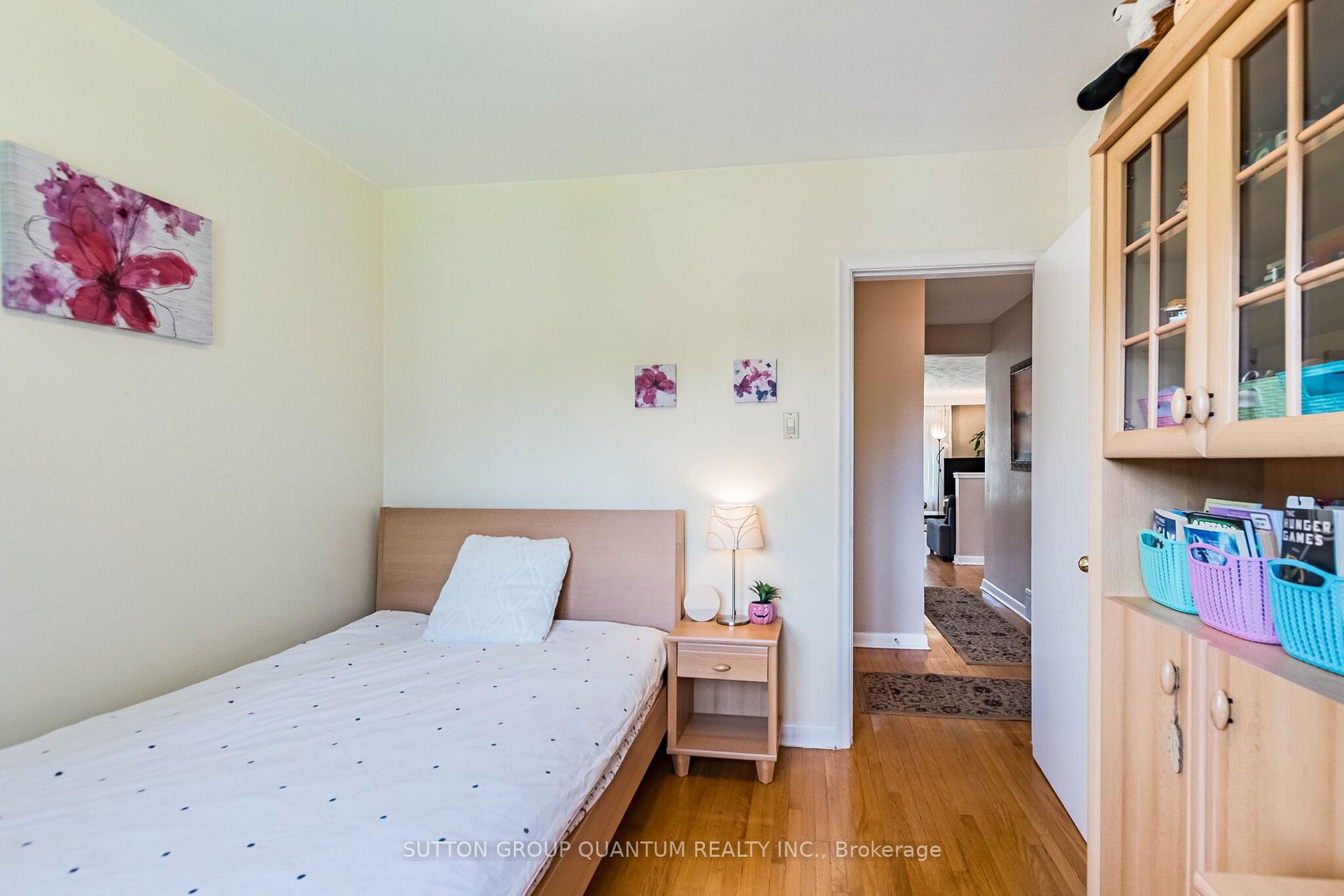 Photo 19 of 1293 Daimler Road, Mississauga, Clarkson — HOMEH