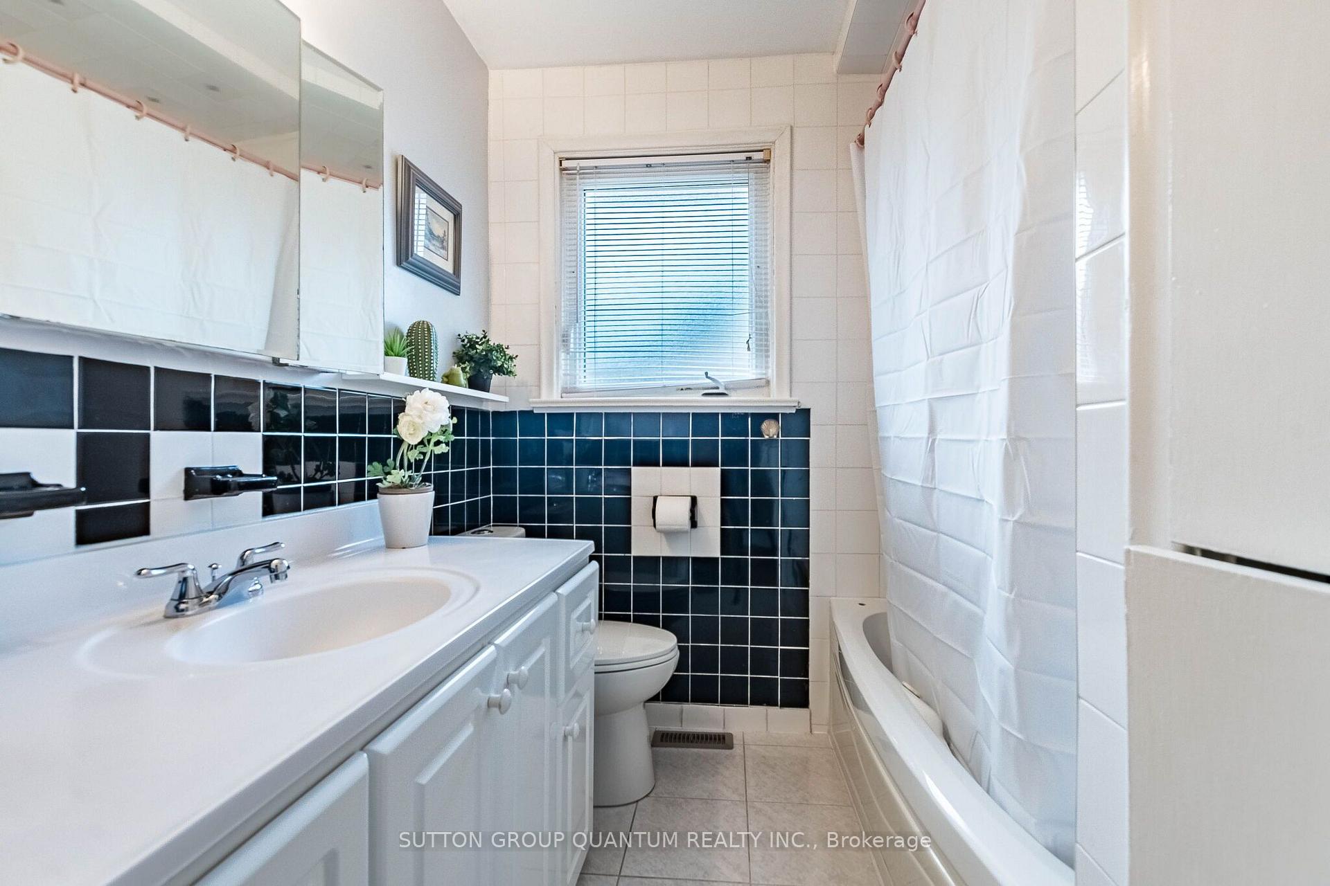 Photo 21 of 1293 Daimler Road, Mississauga, Clarkson — HOMEH