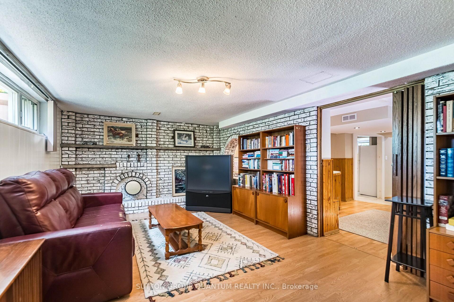 Photo 28 of 1293 Daimler Road, Mississauga, Clarkson — HOMEH