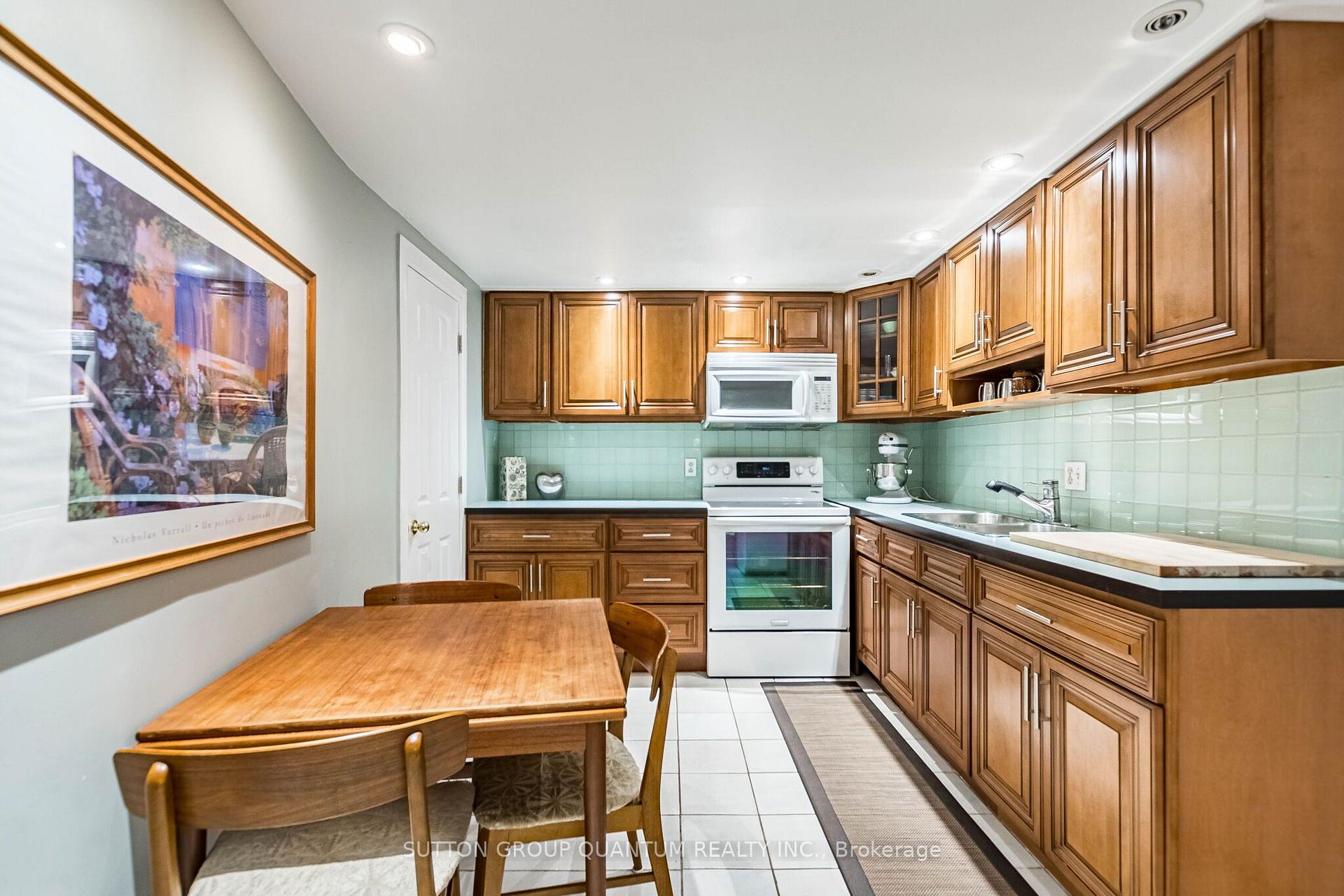 Photo 32 of 1293 Daimler Road, Mississauga, Clarkson — HOMEH