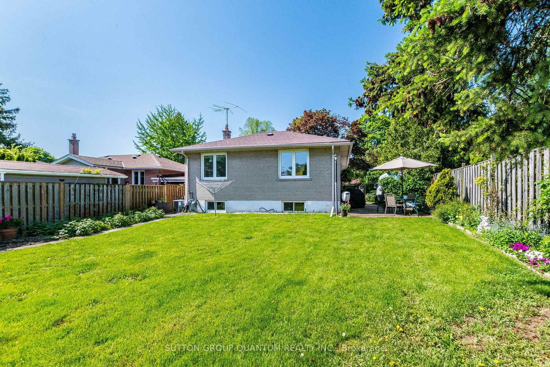 Photo 36 of 1293 Daimler Road, Mississauga, Clarkson — HOMEH