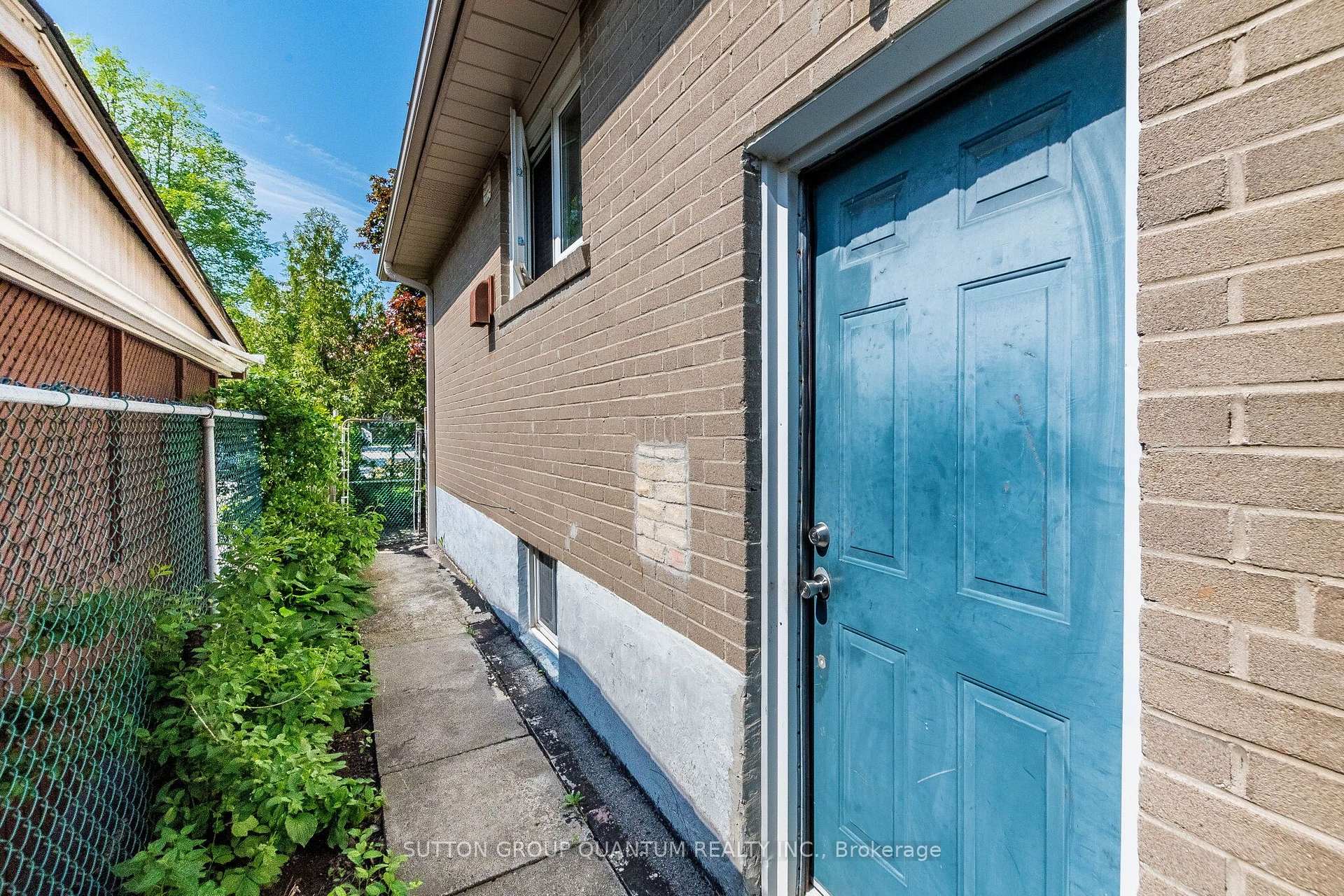 Photo 38 of 1293 Daimler Road, Mississauga, Clarkson — HOMEH