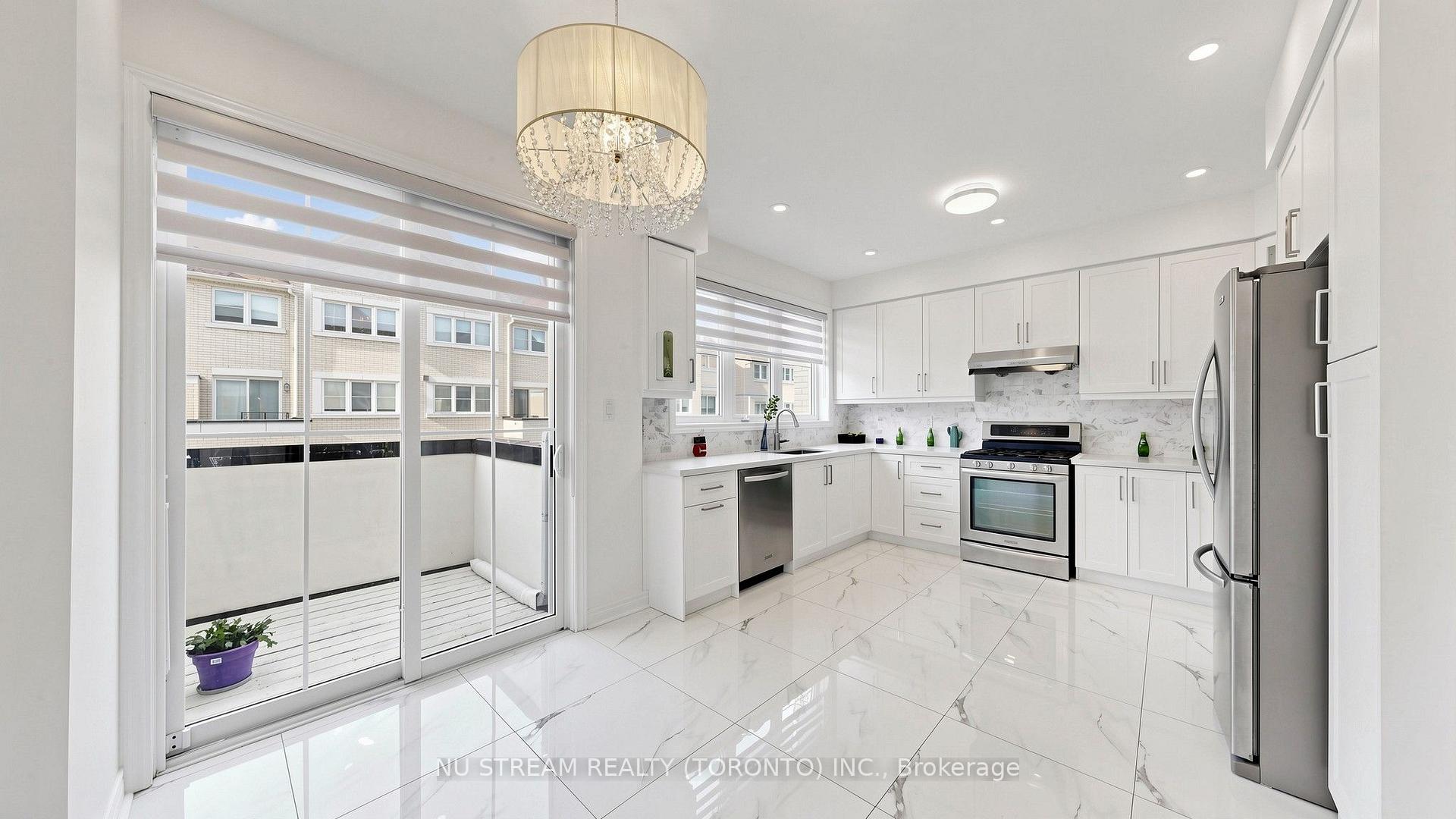 Photo 11 of Unit 15, 19 Maytime Way, Markham, Cathedraltown — HOMEH