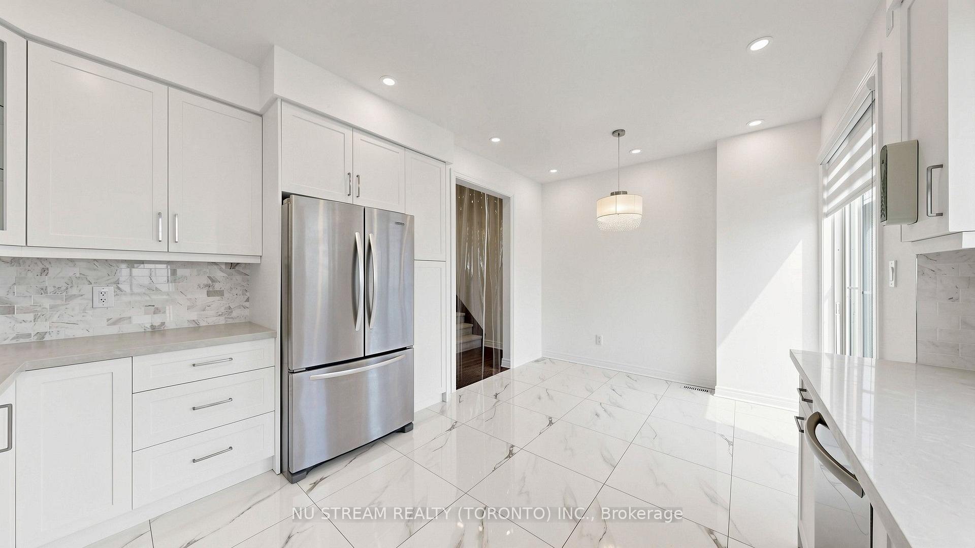 Photo 13 of Unit 15, 19 Maytime Way, Markham, Cathedraltown — HOMEH