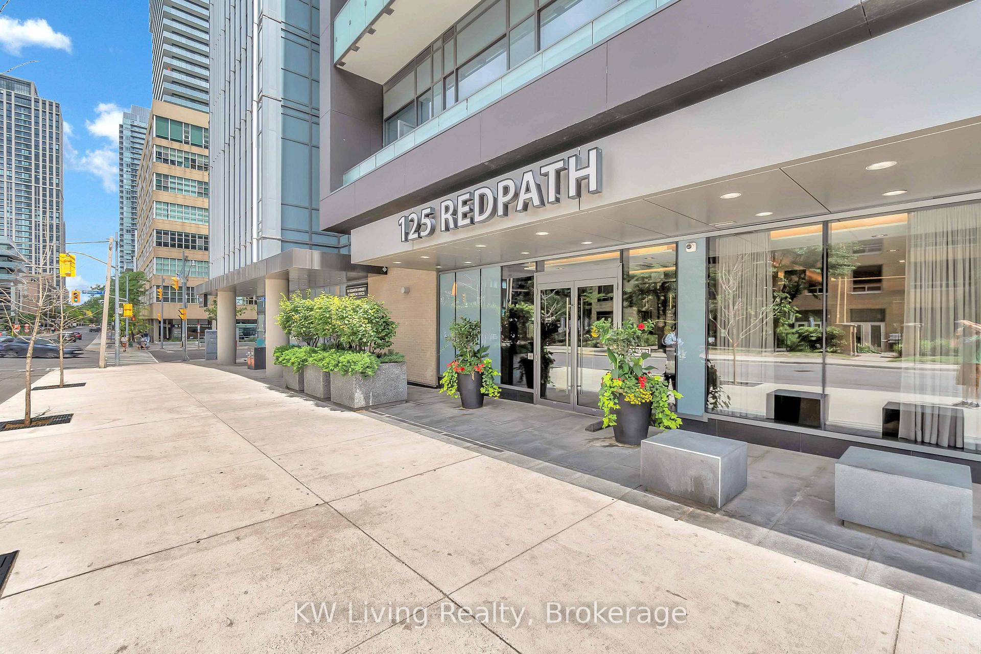 Photo 2 of Unit 709, 125 Redpath Avenue, Toronto, Mount Pleasant East — HOMEH