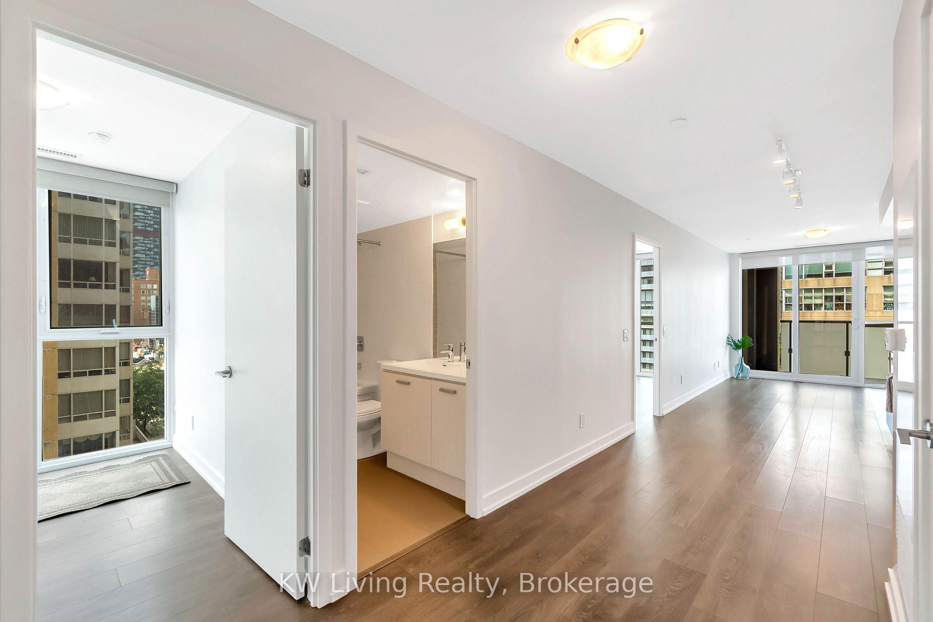 Photo 5 of Unit 709, 125 Redpath Avenue, Toronto, Mount Pleasant East — HOMEH