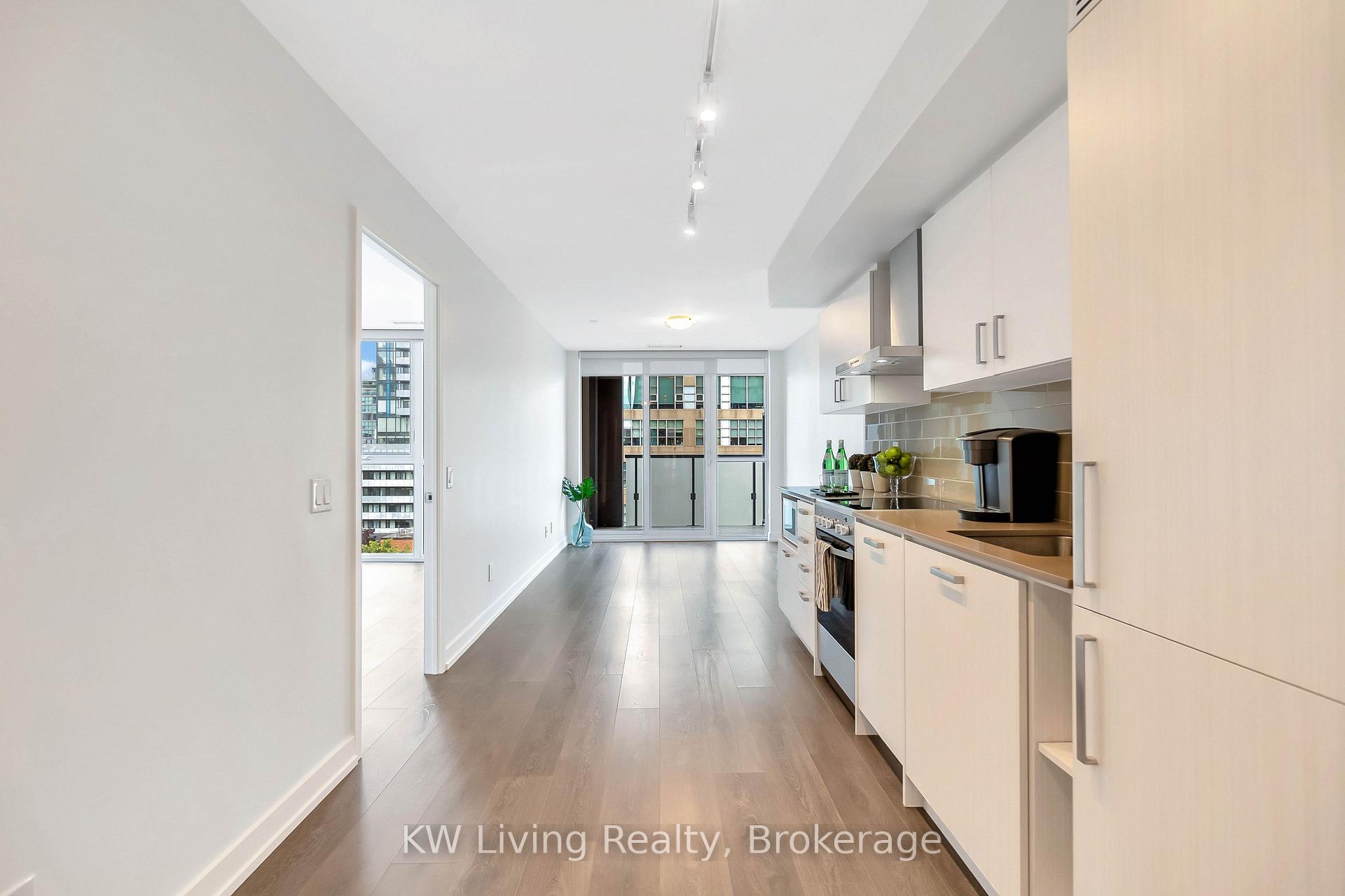 Photo 8 of Unit 709, 125 Redpath Avenue, Toronto, Mount Pleasant East — HOMEH