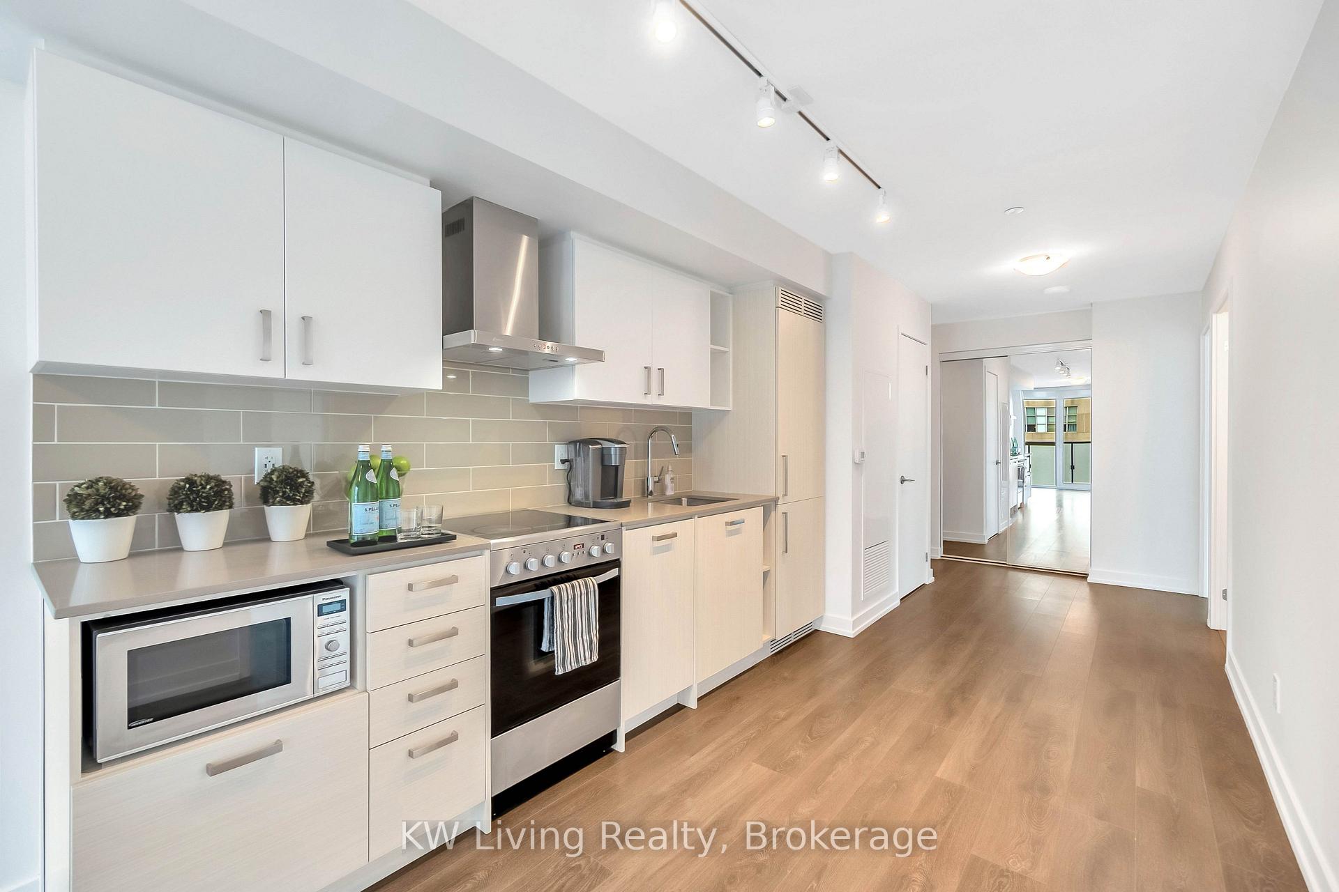 Photo 11 of Unit 709, 125 Redpath Avenue, Toronto, Mount Pleasant East — HOMEH