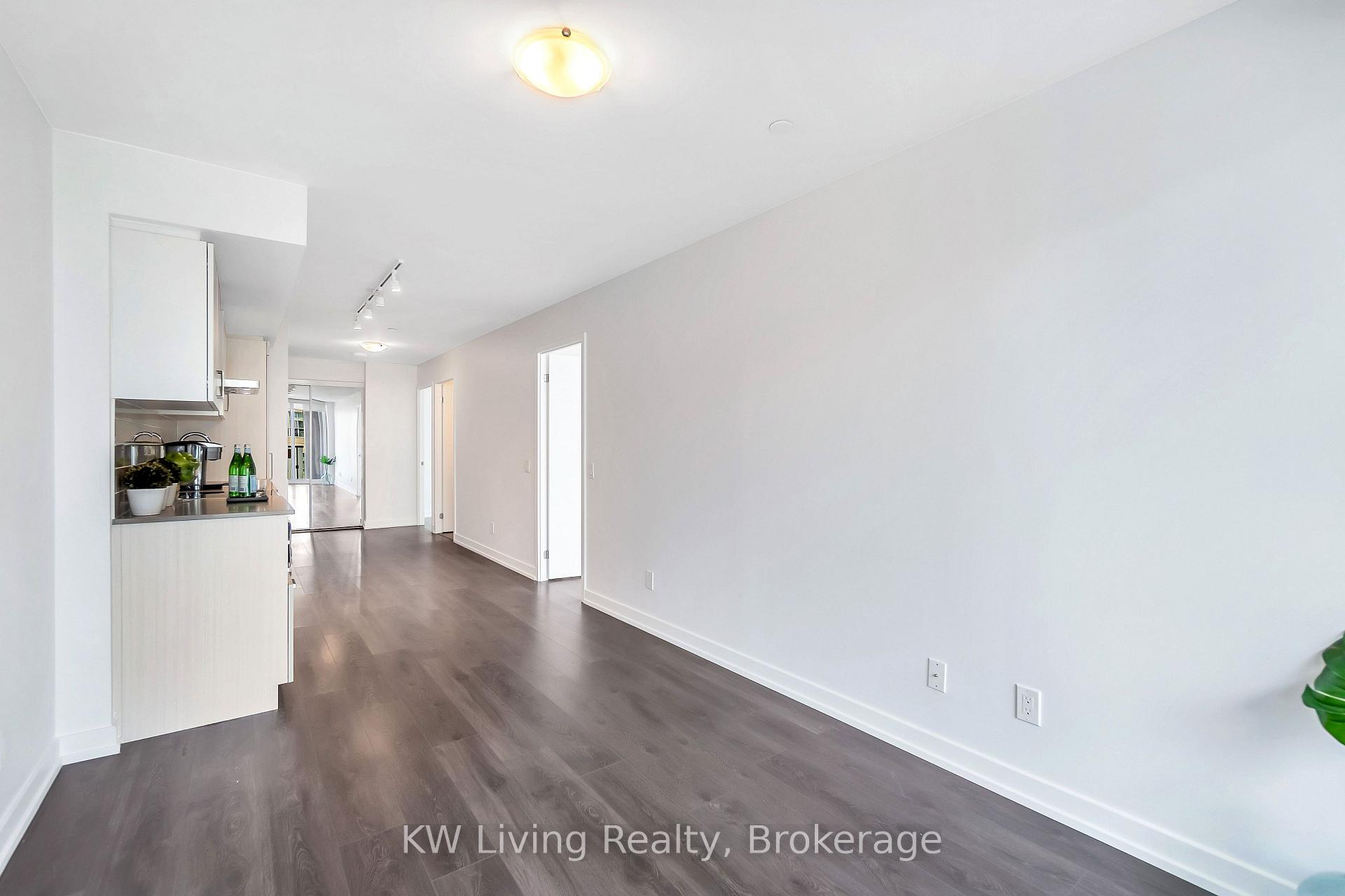 Photo 15 of Unit 709, 125 Redpath Avenue, Toronto, Mount Pleasant East — HOMEH