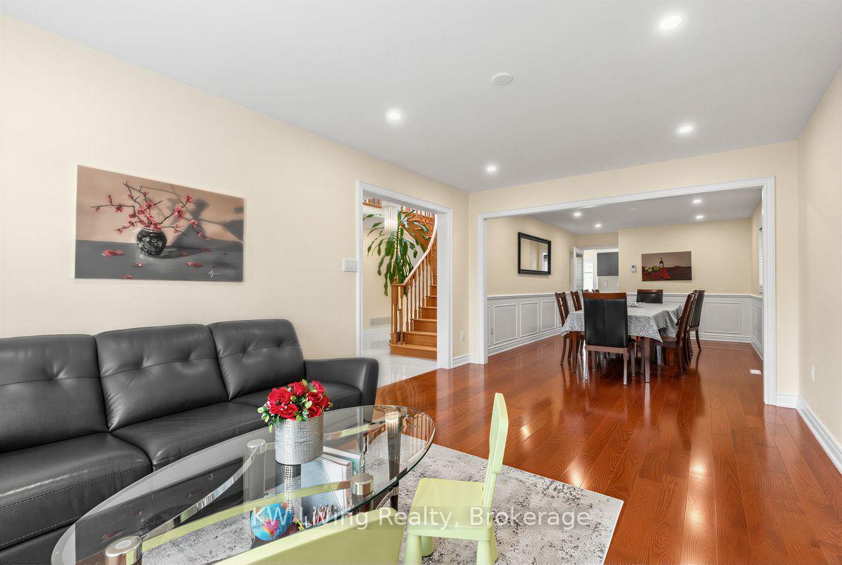 Photo 6 of 7570 Kipling Avenue, Vaughan, West Woodbridge — HOMEH