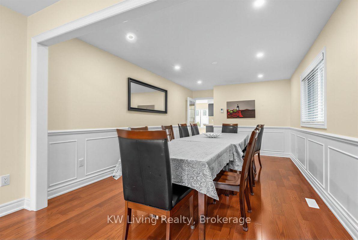 Photo 7 of 7570 Kipling Avenue, Vaughan, West Woodbridge — HOMEH
