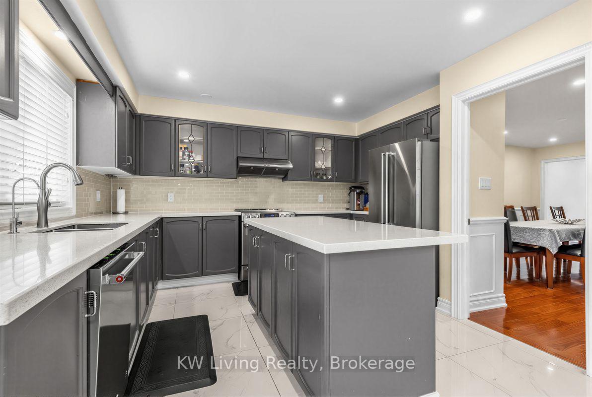 Photo 10 of 7570 Kipling Avenue, Vaughan, West Woodbridge — HOMEH