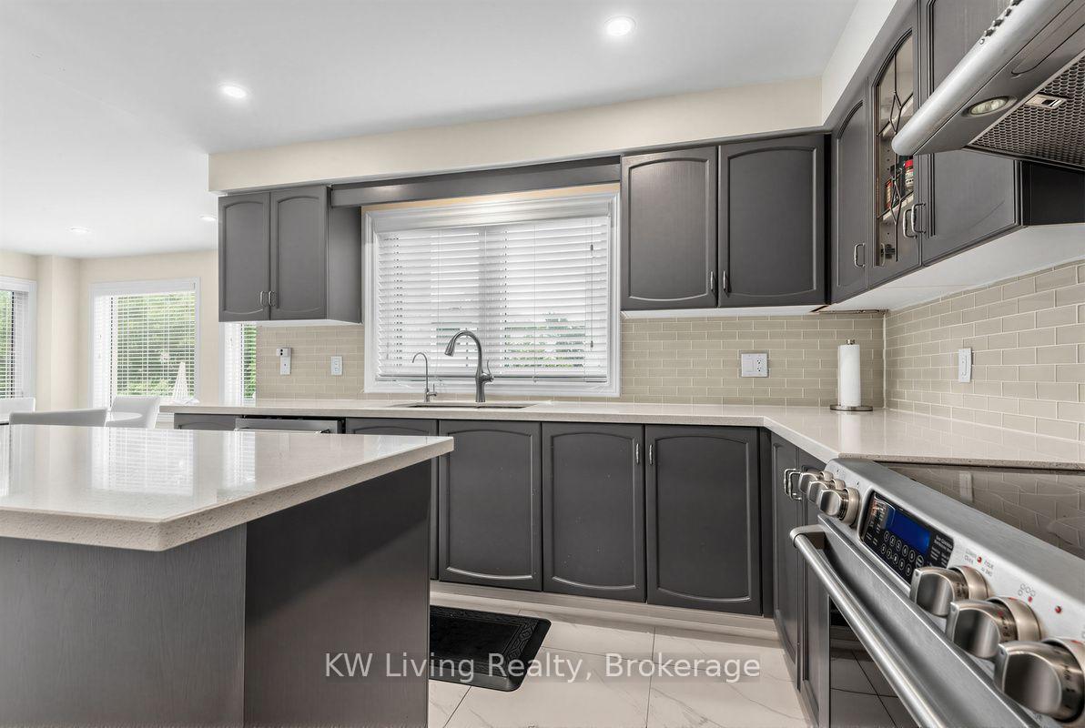 Photo 12 of 7570 Kipling Avenue, Vaughan, West Woodbridge — HOMEH