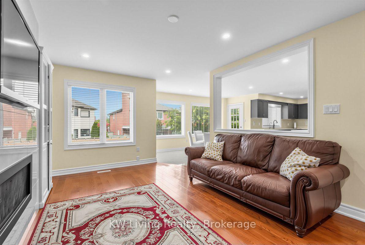 Photo 18 of 7570 Kipling Avenue, Vaughan, West Woodbridge — HOMEH