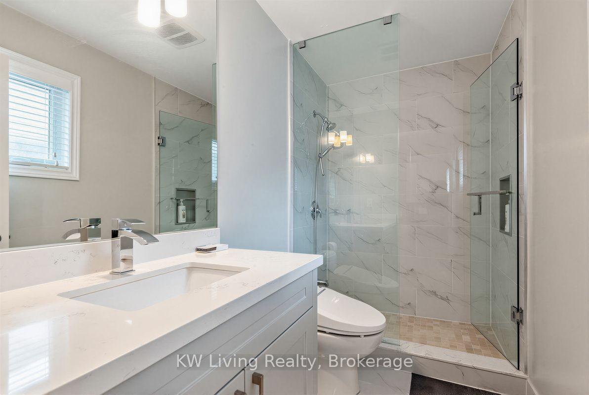 Photo 24 of 7570 Kipling Avenue, Vaughan, West Woodbridge — HOMEH